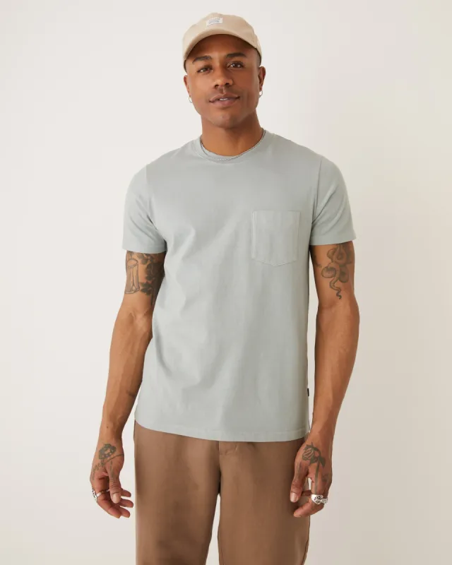 The Slim Fit Pocket T-shirt in Eucalyptus made by Frank & Oak