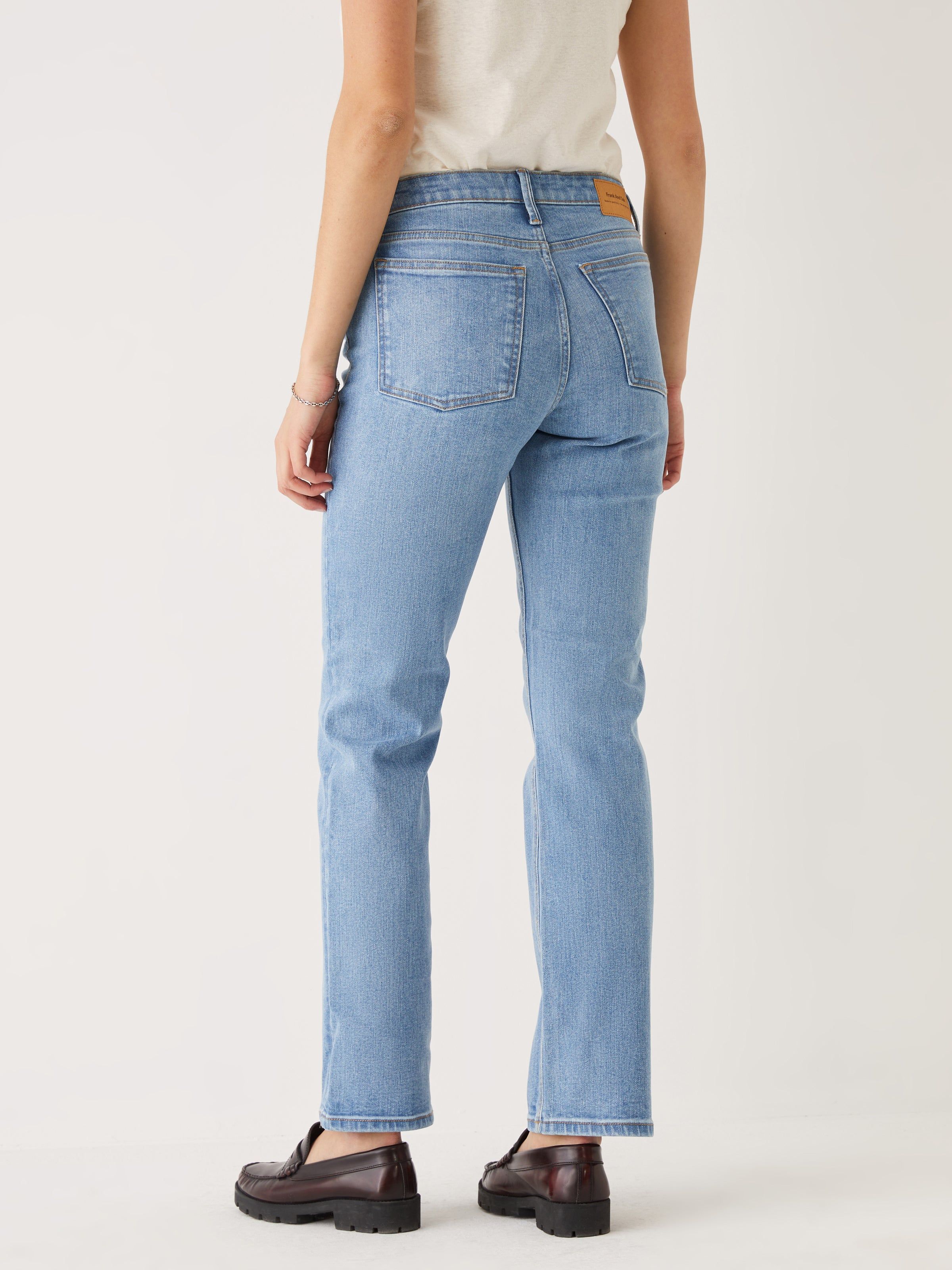 The Mid Rise Joan Straight Fit Jean in Light Indigo sold by Frank & Oak product image thumbnail 4