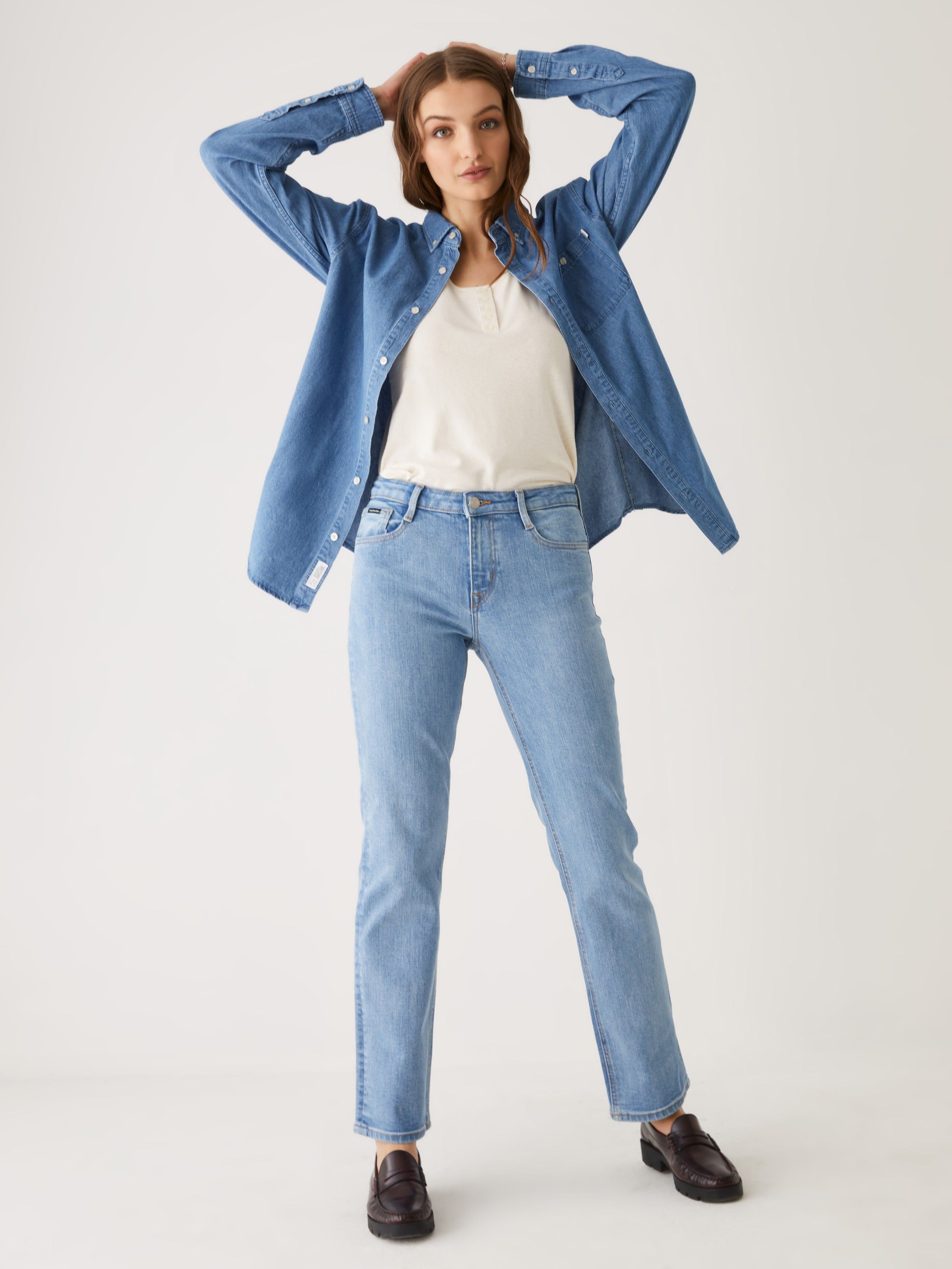 The Mid Rise Joan Straight Fit Jean in Light Indigo sold by Frank & Oak product image thumbnail 5