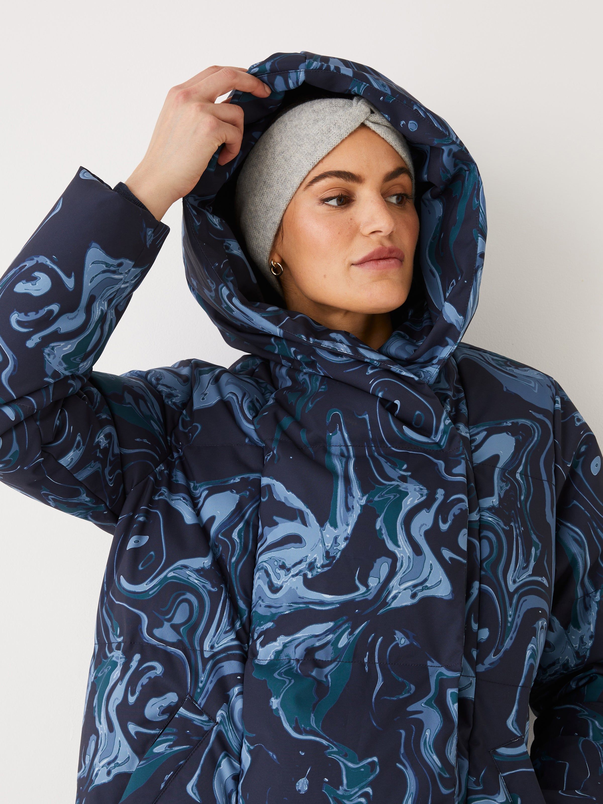 The Printed Hygge Puffer Coat in Dark Blue sold by Frank & Oak product image thumbnail 6