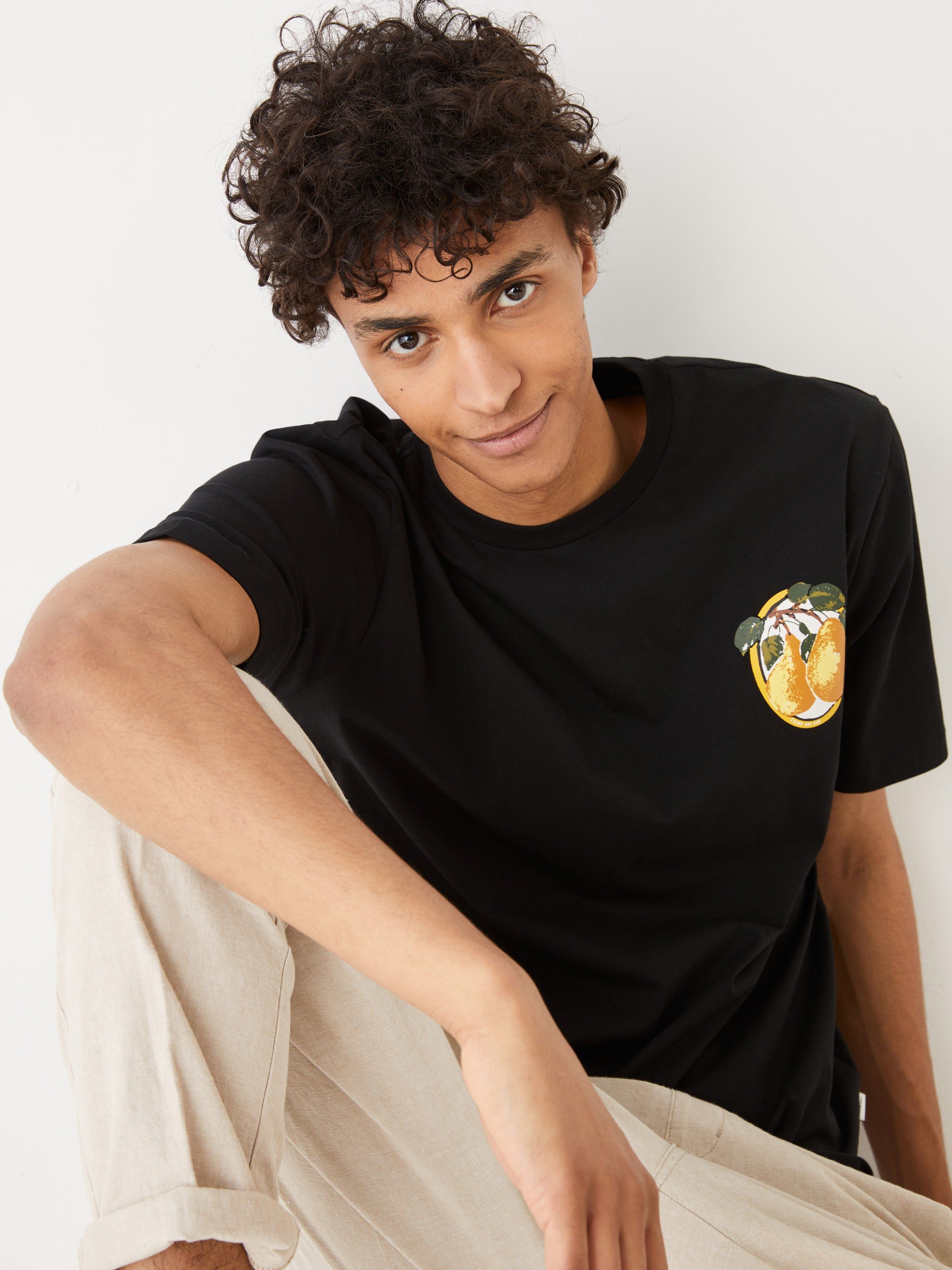 The Relaxed Fit Graphic T-Shirt in Black sold by Frank & Oak product image thumbnail 4