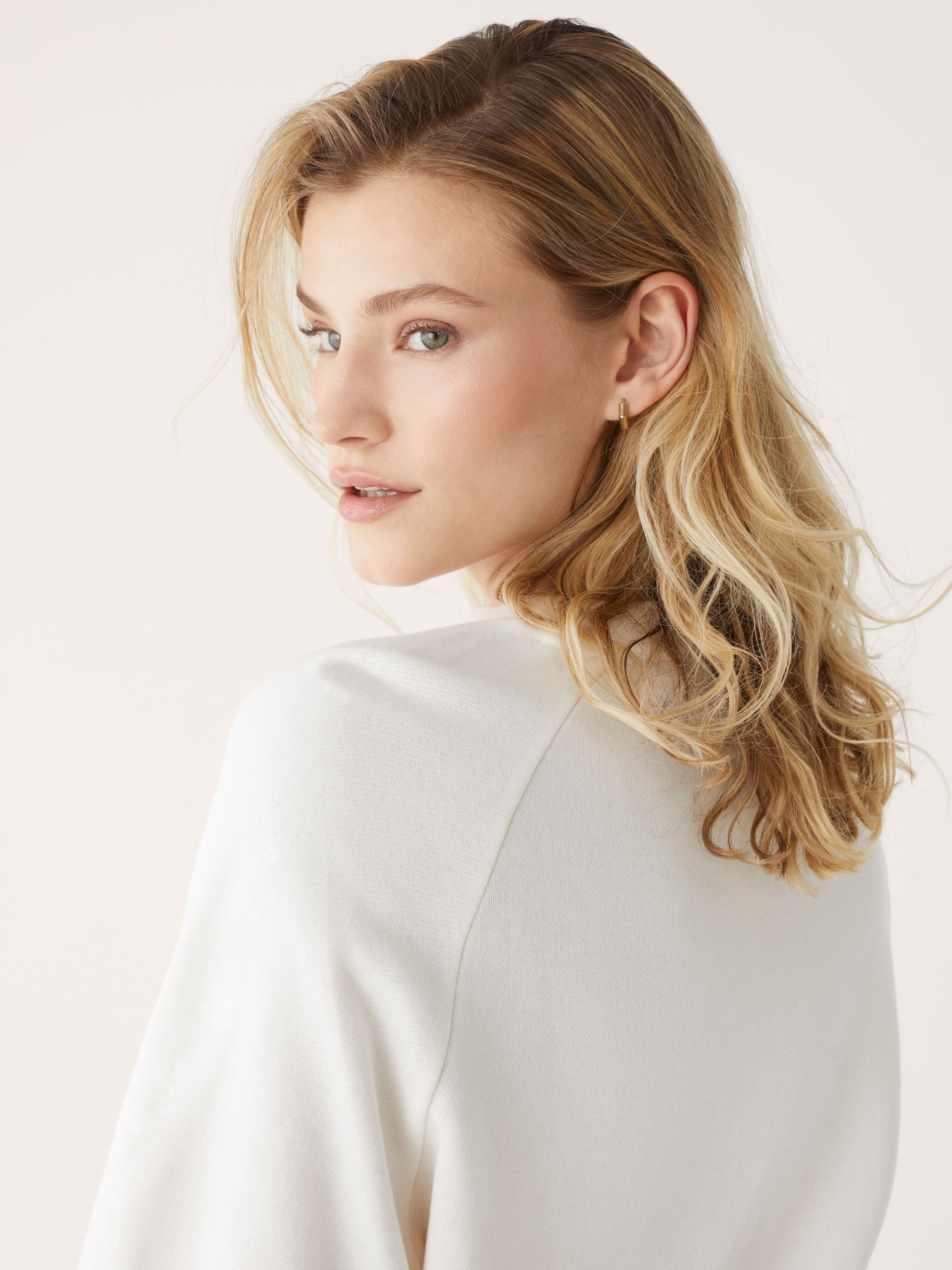 The French Terry Crewneck in Cream sold by Frank & Oak product image thumbnail 2