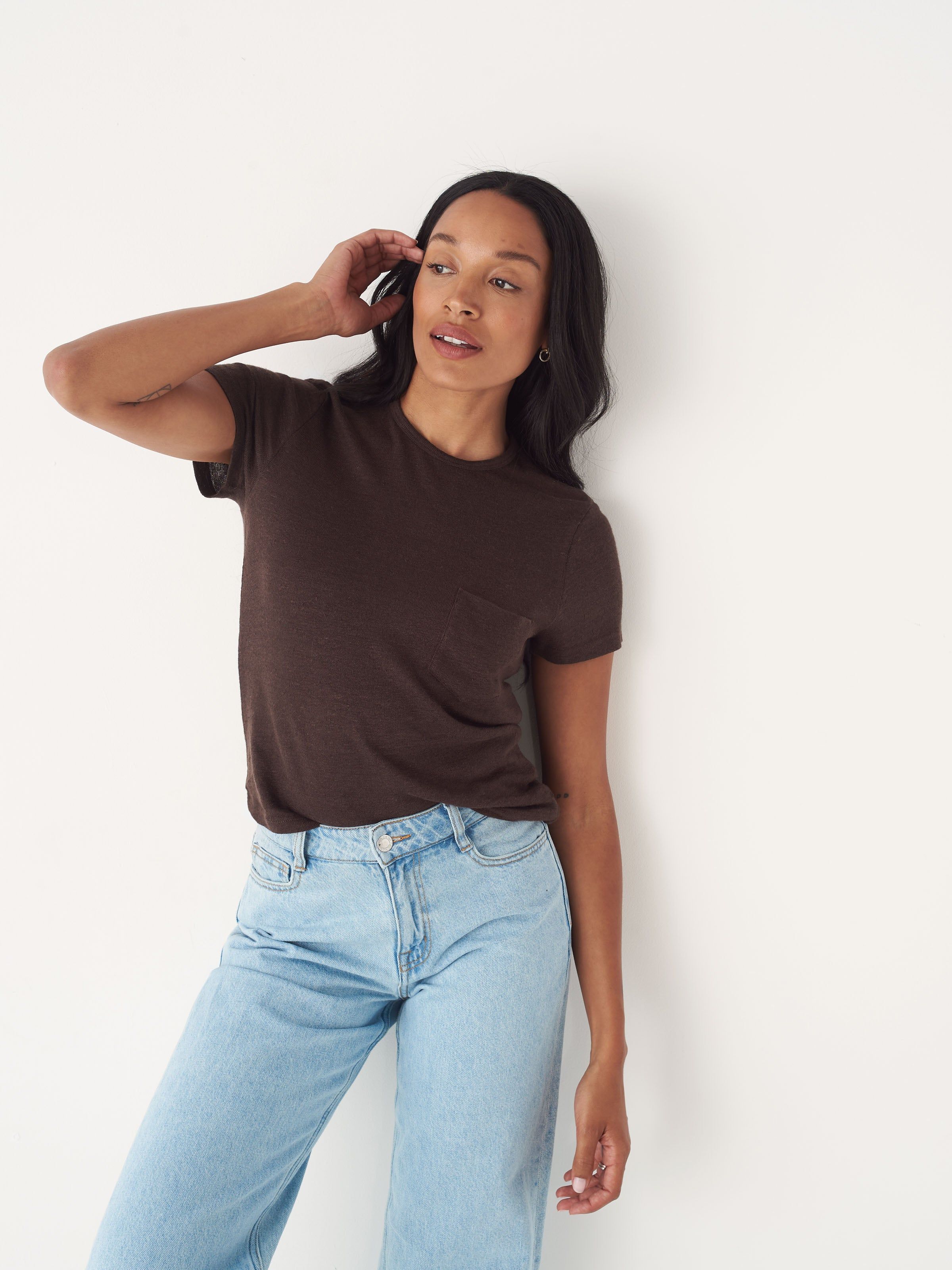 The Fluid Linen T-Shirt in Dark Brown sold by Frank & Oak product image thumbnail 4