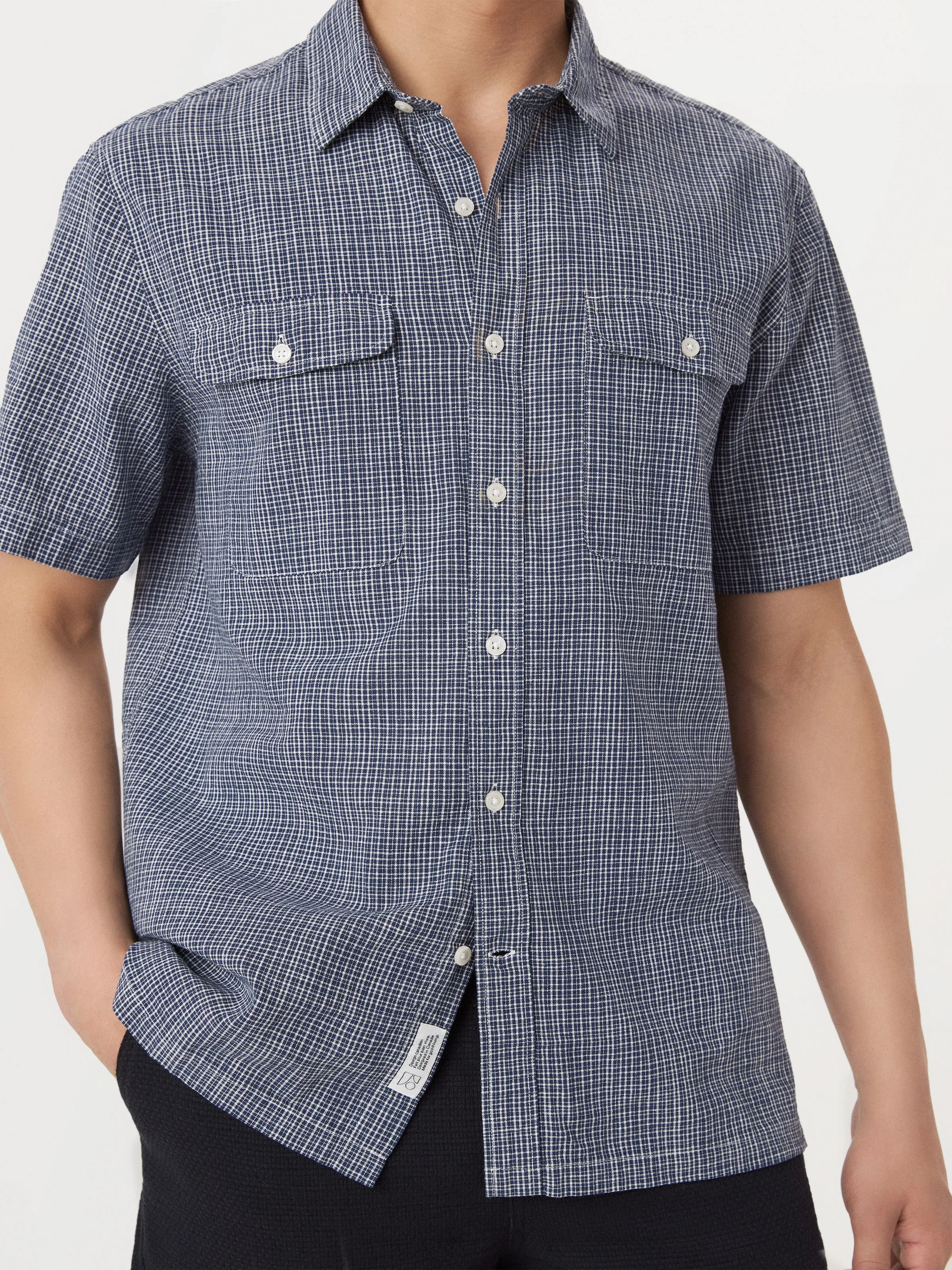The Short Sleeve Hemp Shirt in Navy sold by Frank & Oak product image thumbnail 2