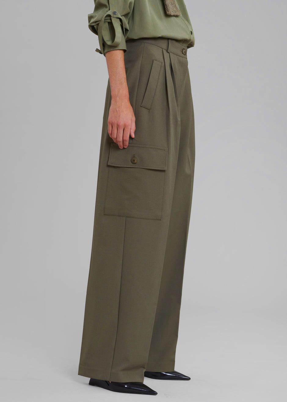 【関税込み】The Frankie Shop グリーン Maesa トラウザーズ Maesa Cargo Pants - Olive | Parallel