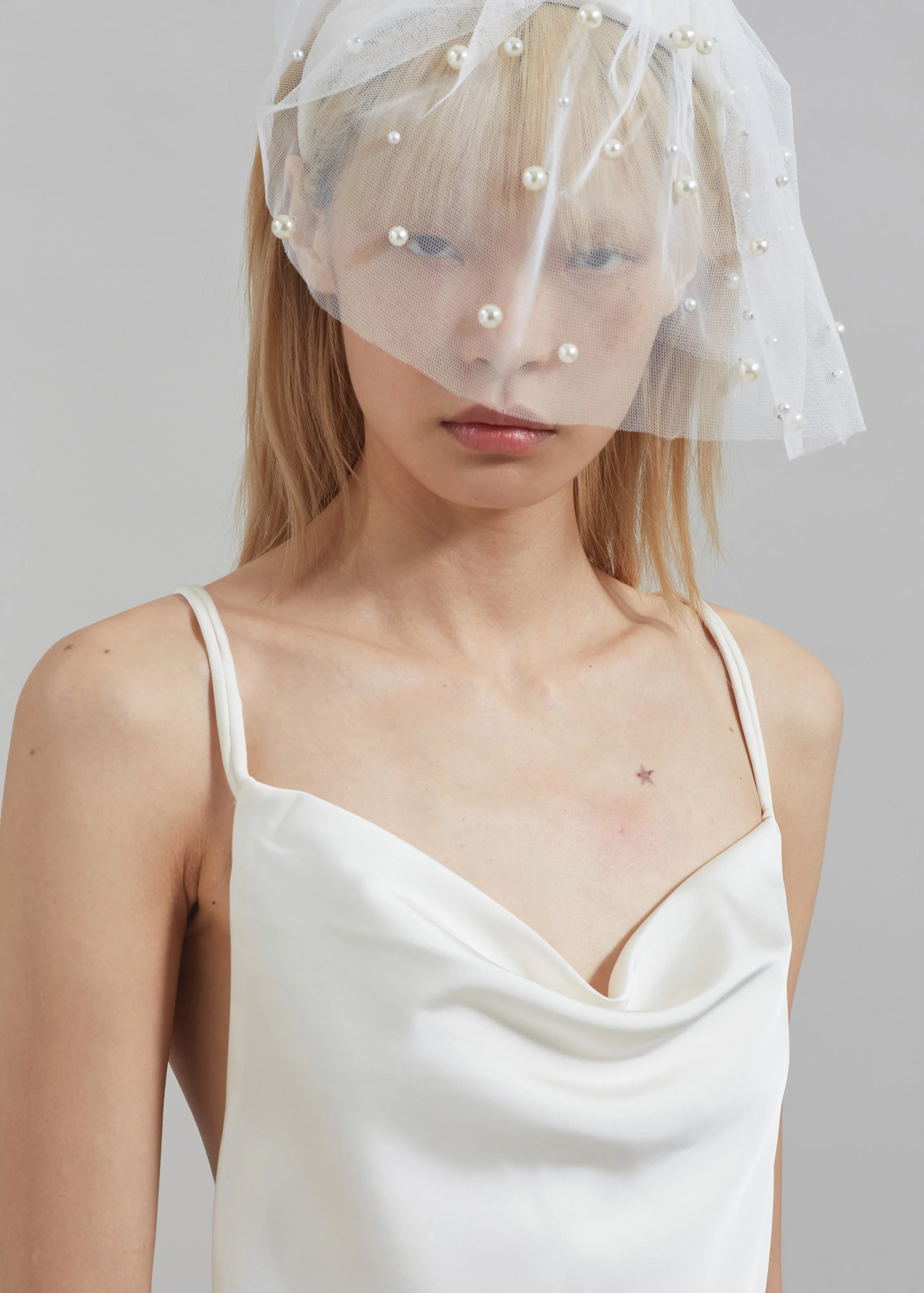 Rotate Headband Veil With Pearls - Egret sold by Frankie Shop product image thumbnail 2