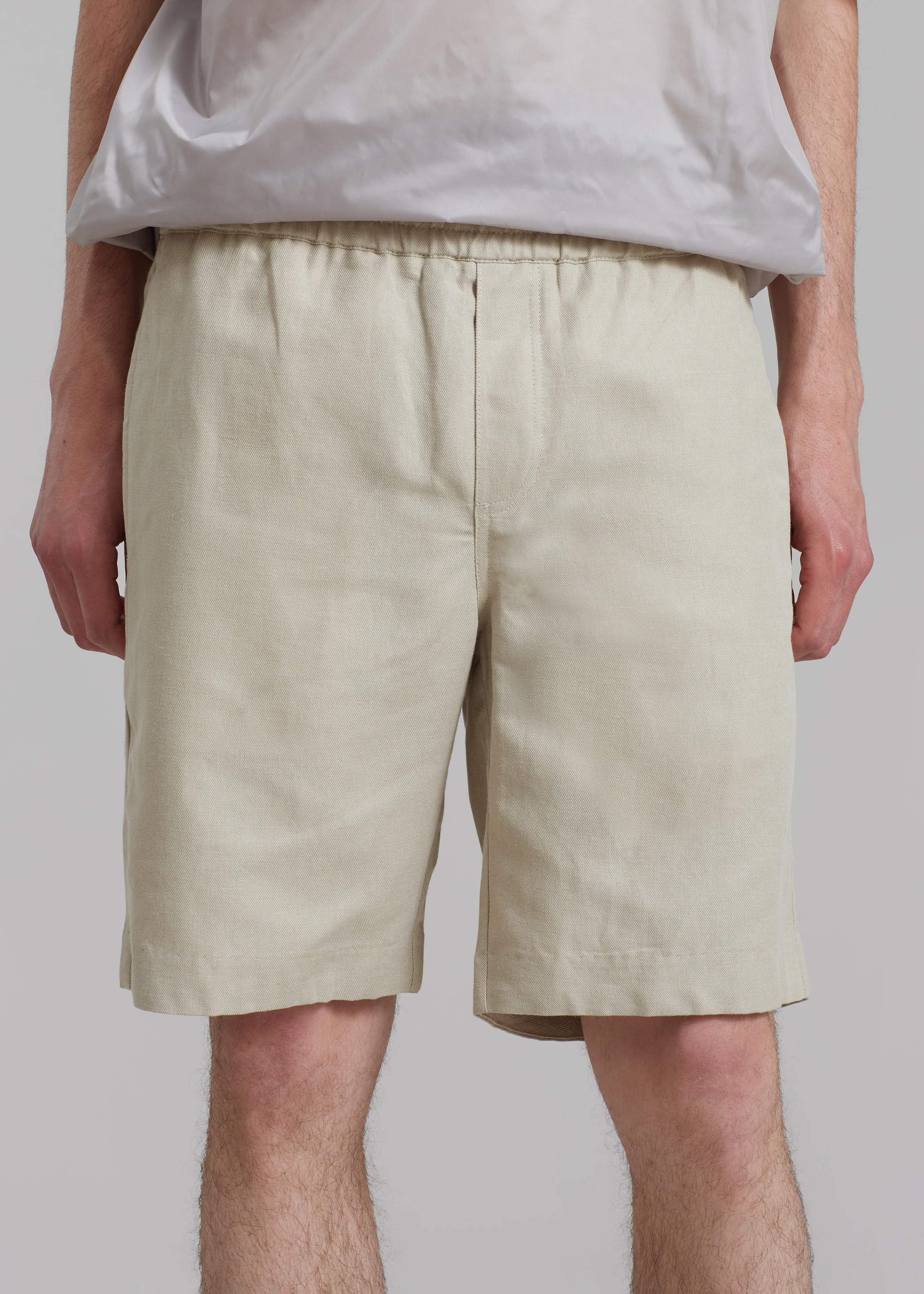 Samsøe Samsøe Smith Shorts - Agate Grey sold by Frankie Shop product image thumbnail 4