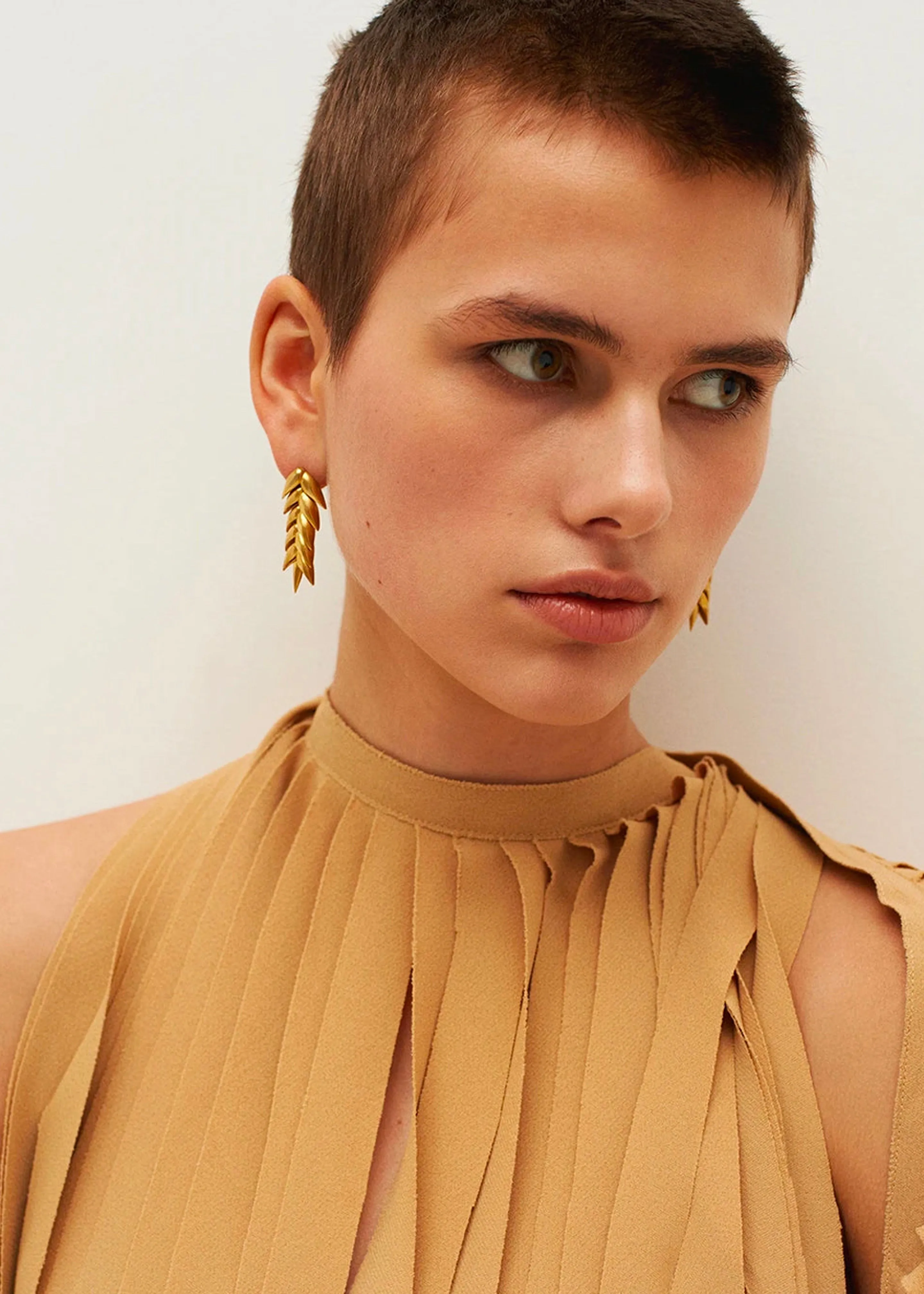 Bevza Spikelet Short Earrings - Gold sold by Frankie Shop product image thumbnail 3