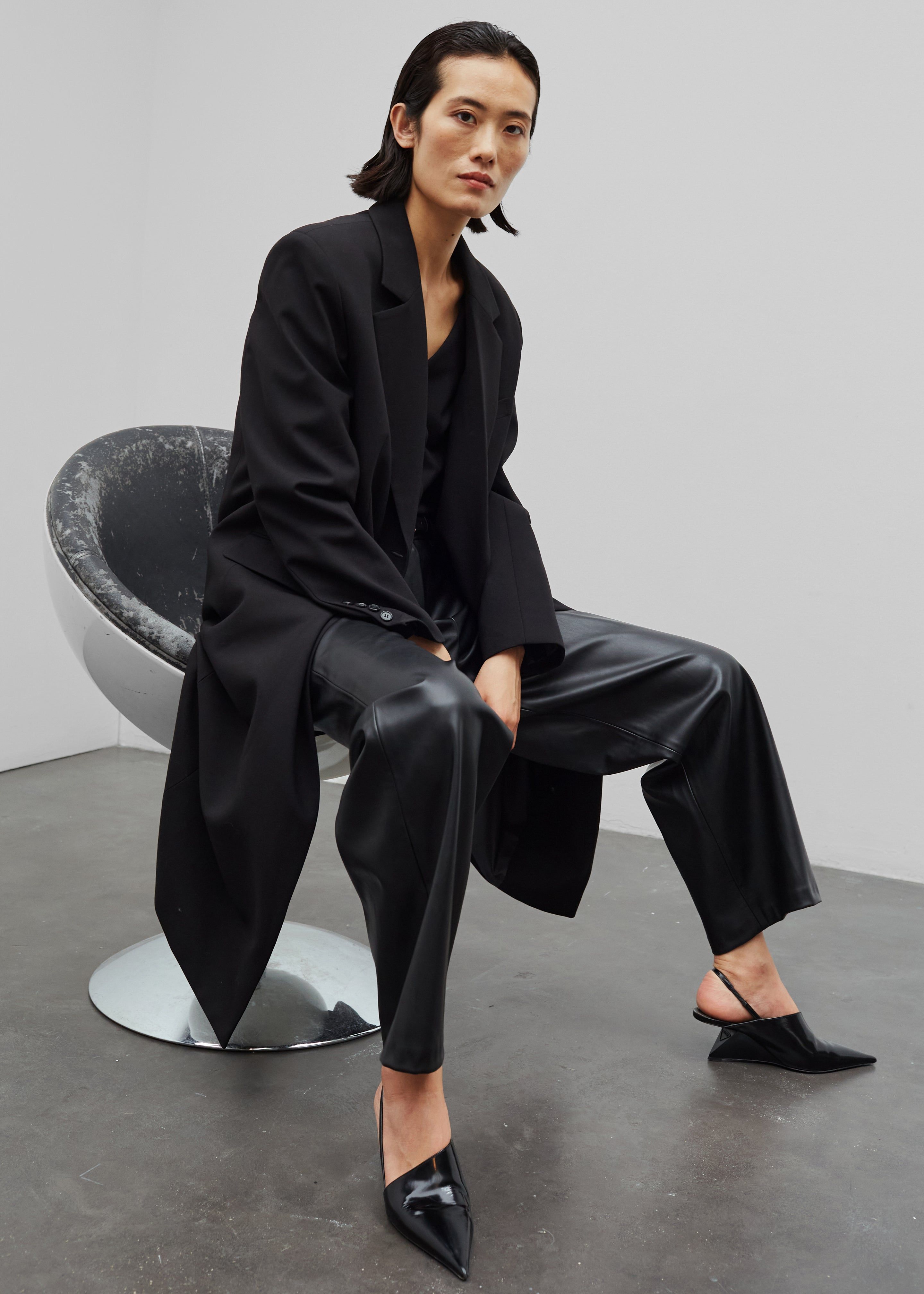 Eevi Overcoat - Black sold by Frankie Shop
