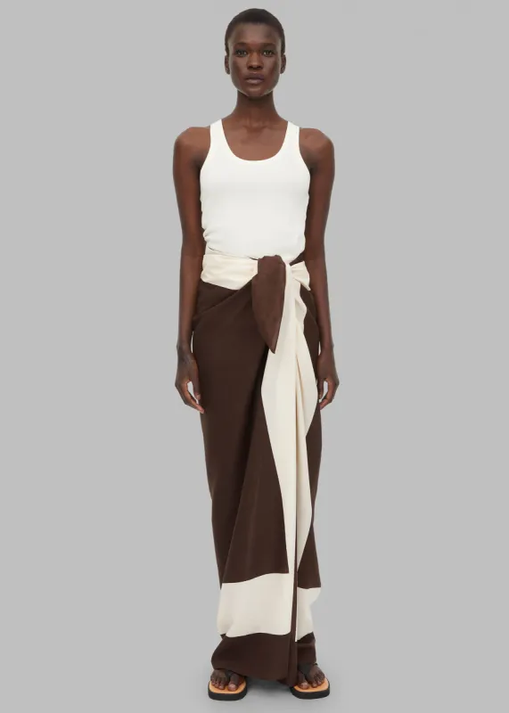 By Malene Birger Cialo Scarf - Warm Brown made by Frankie Shop
