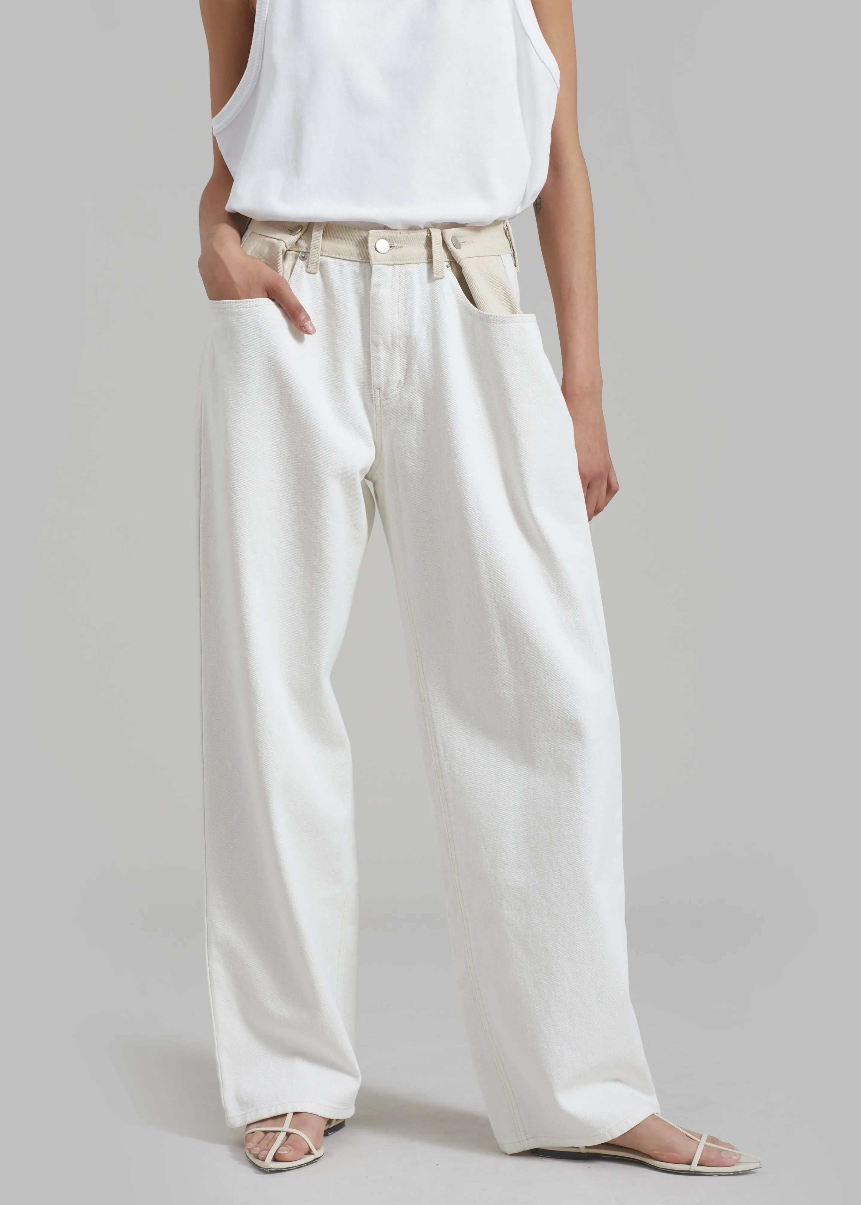 ★ DIAGONAL★ RELAXED WIDE DENIM PANTS cream DA241PT10-2 Relaxed Jeans Cream - Cream | Djerf Avenue