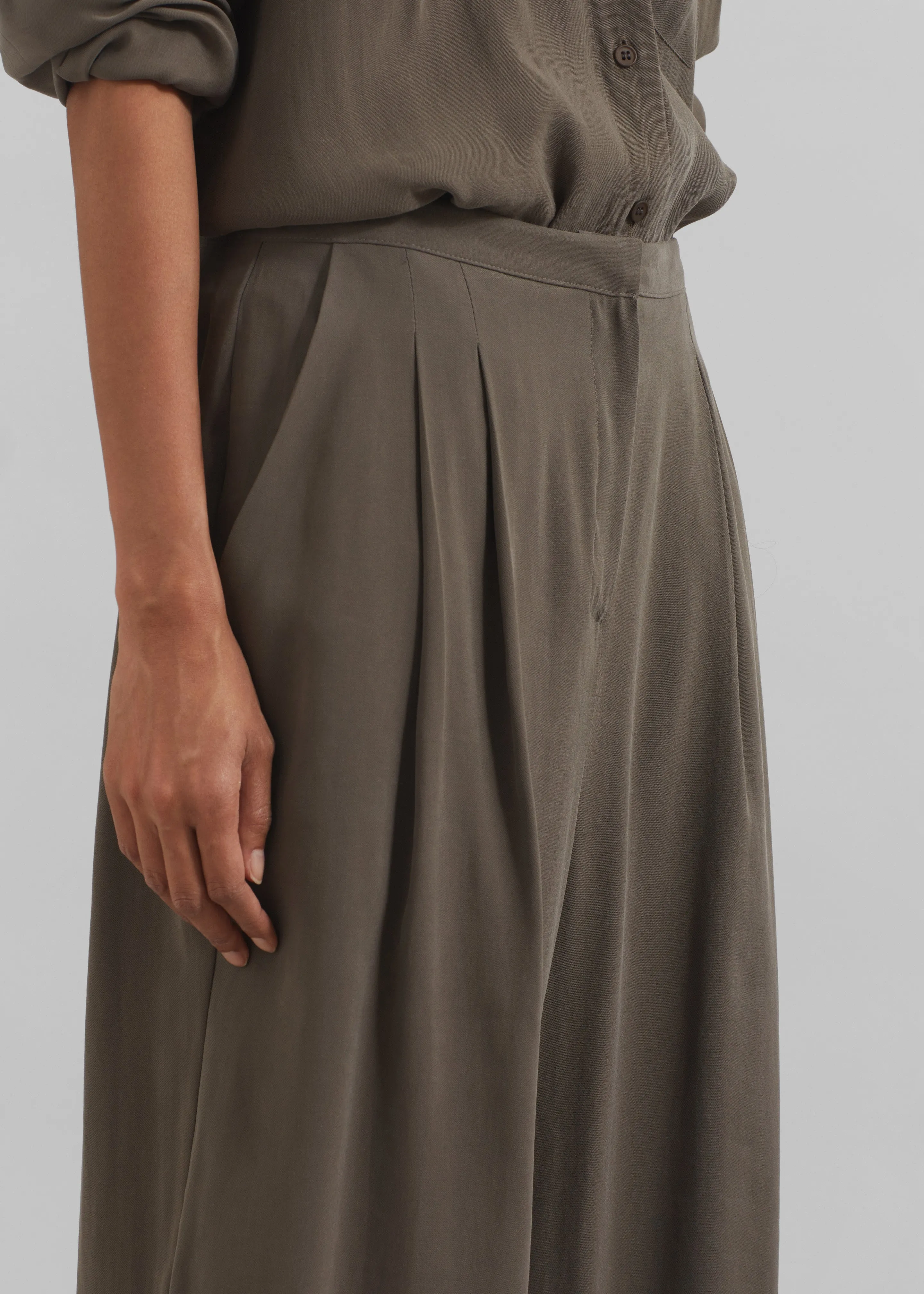 Meilen Pintuck Trousers - Olive sold by Frankie Shop product image thumbnail 5