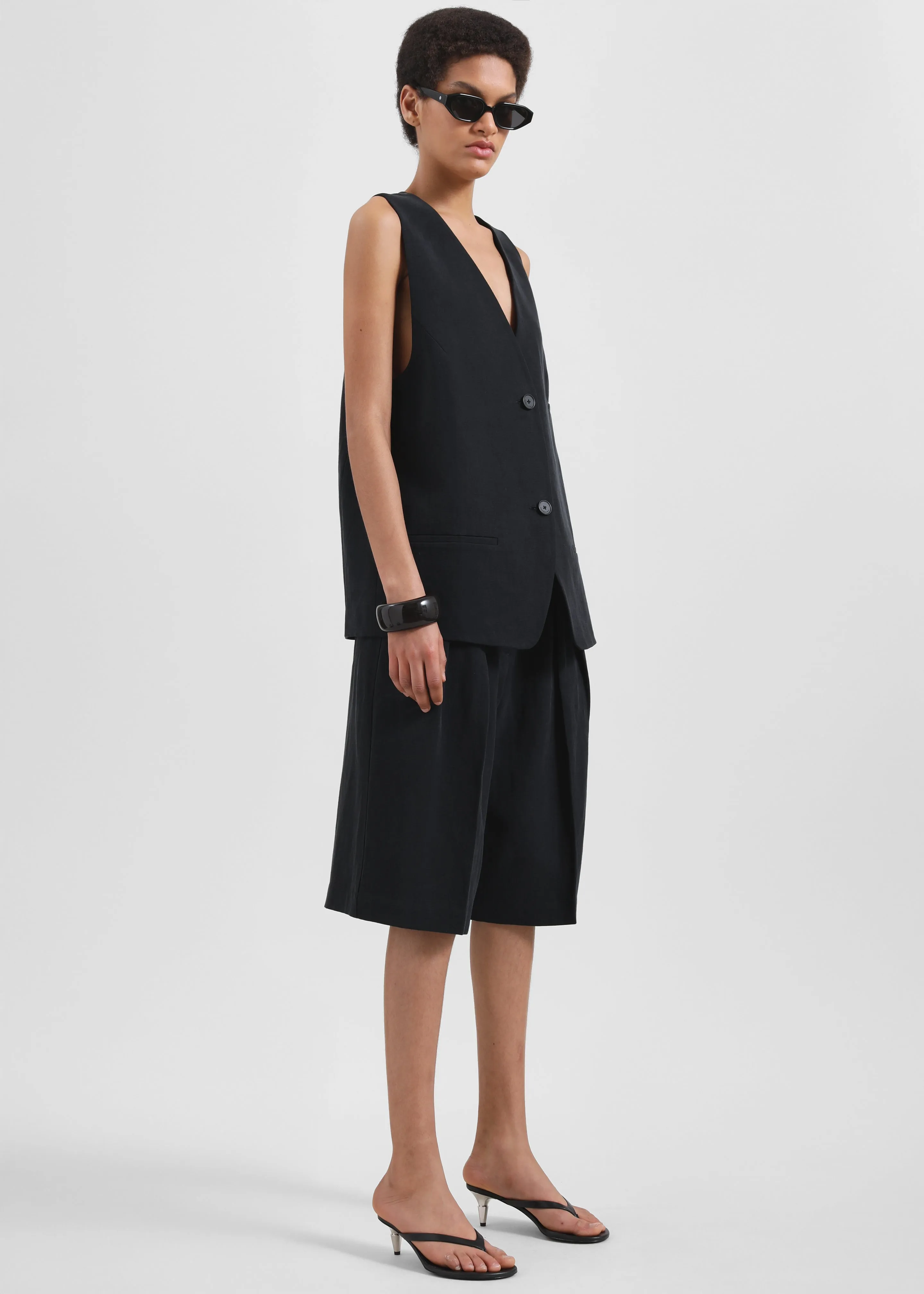 Bilbao Pleated Linen Bermuda Shorts - Black sold by Frankie Shop product image thumbnail 5