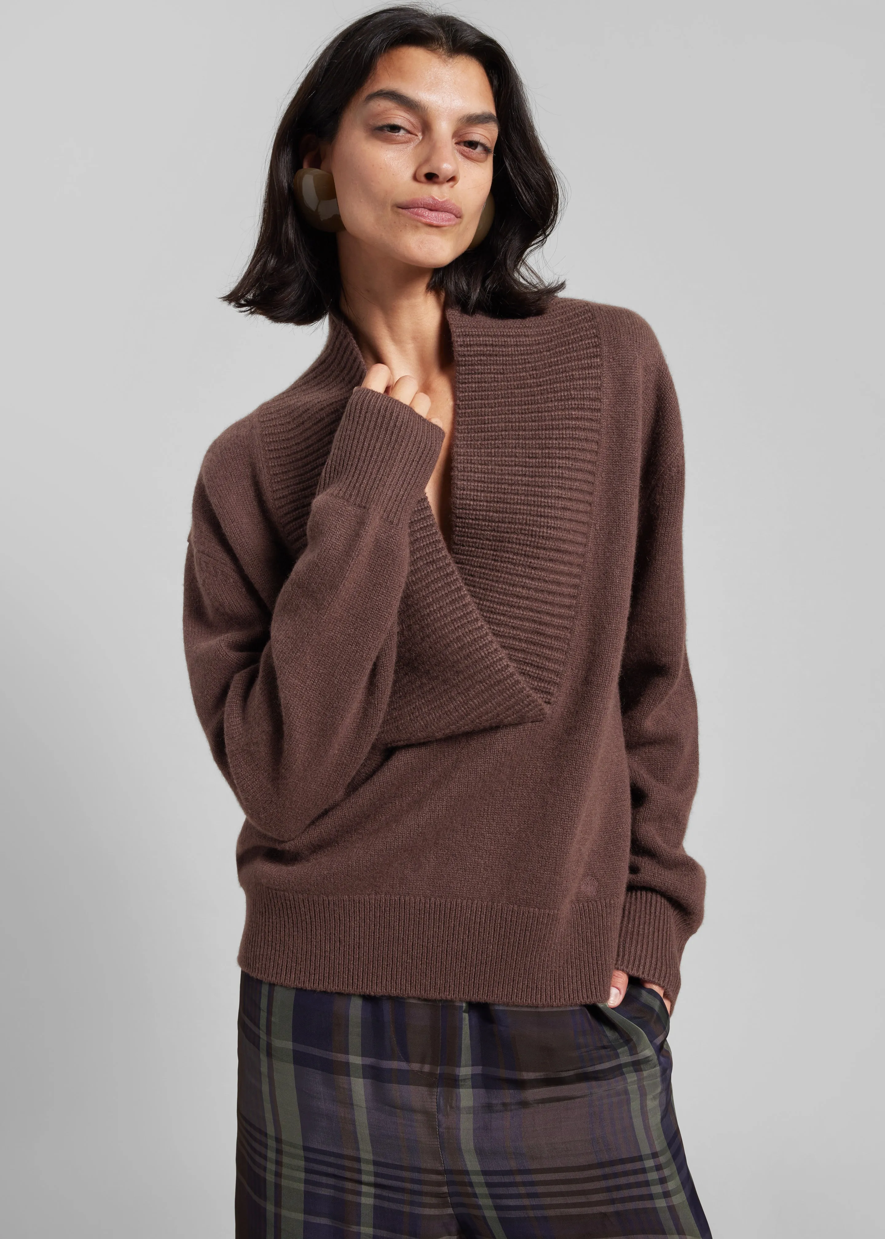 Loulou de Saison Makela Cashmere V-Neck Sweater - Brown sold by Frankie Shop product image thumbnail 4