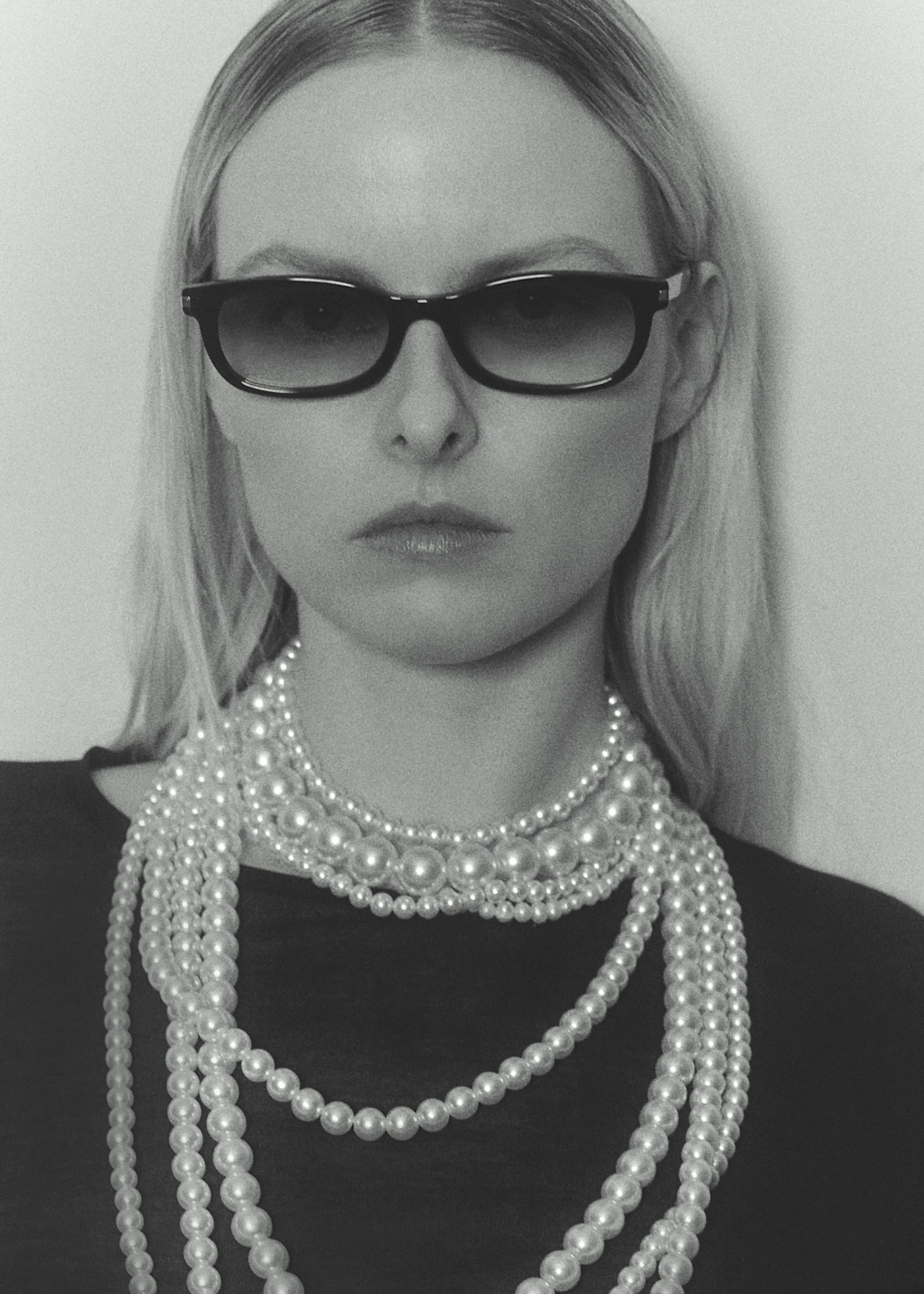 Gince Goods Danny Small Sunglasses - Black/Gradient Brown sold by Frankie Shop product image thumbnail 4