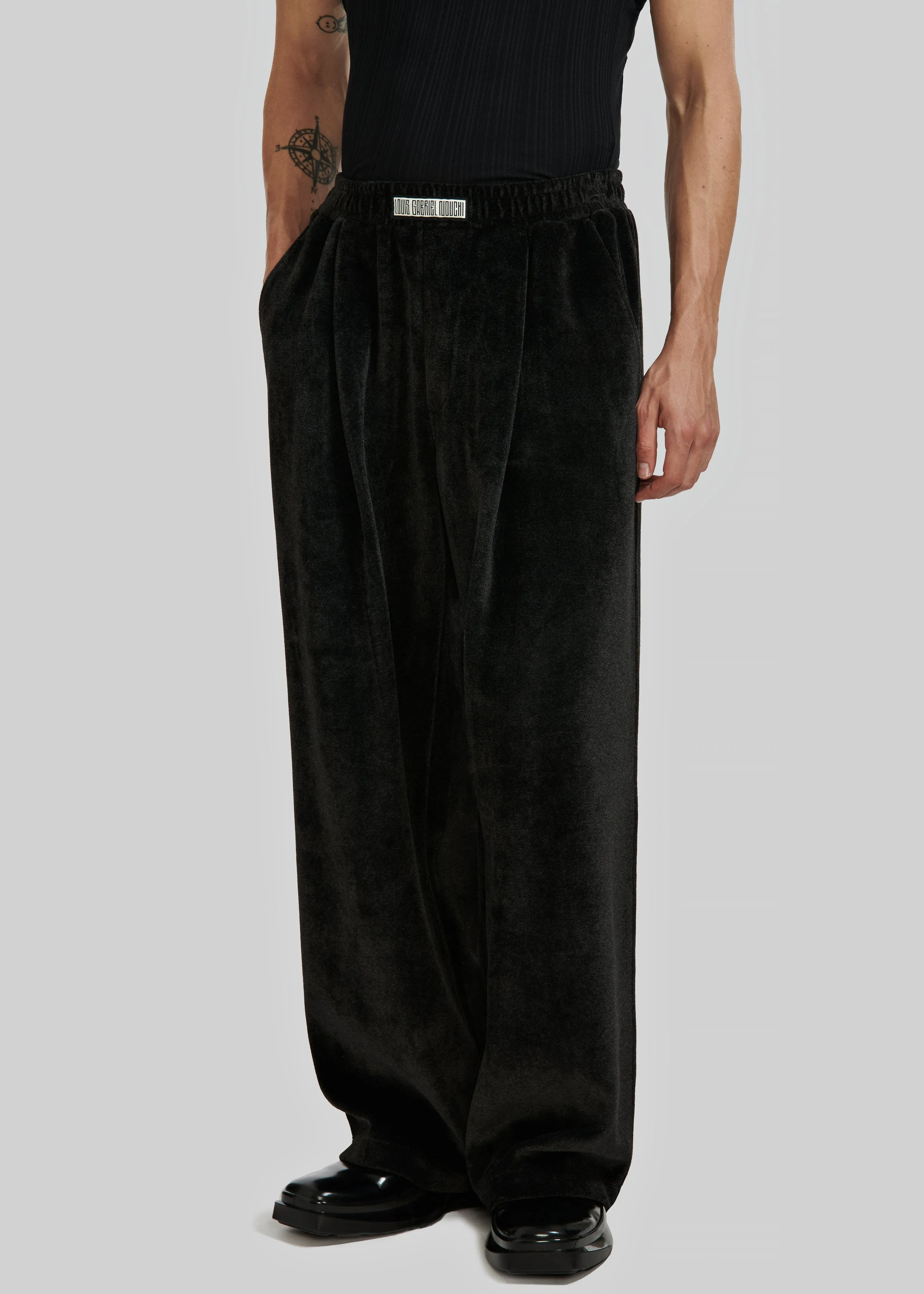 Louis Gabriel Nouchi Large Trousers With Pleats - Anthracite sold by Frankie Shop