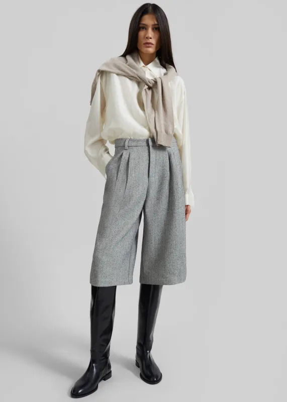 Dunley Bermuda Shorts - Grey Melange made by Frankie Shop