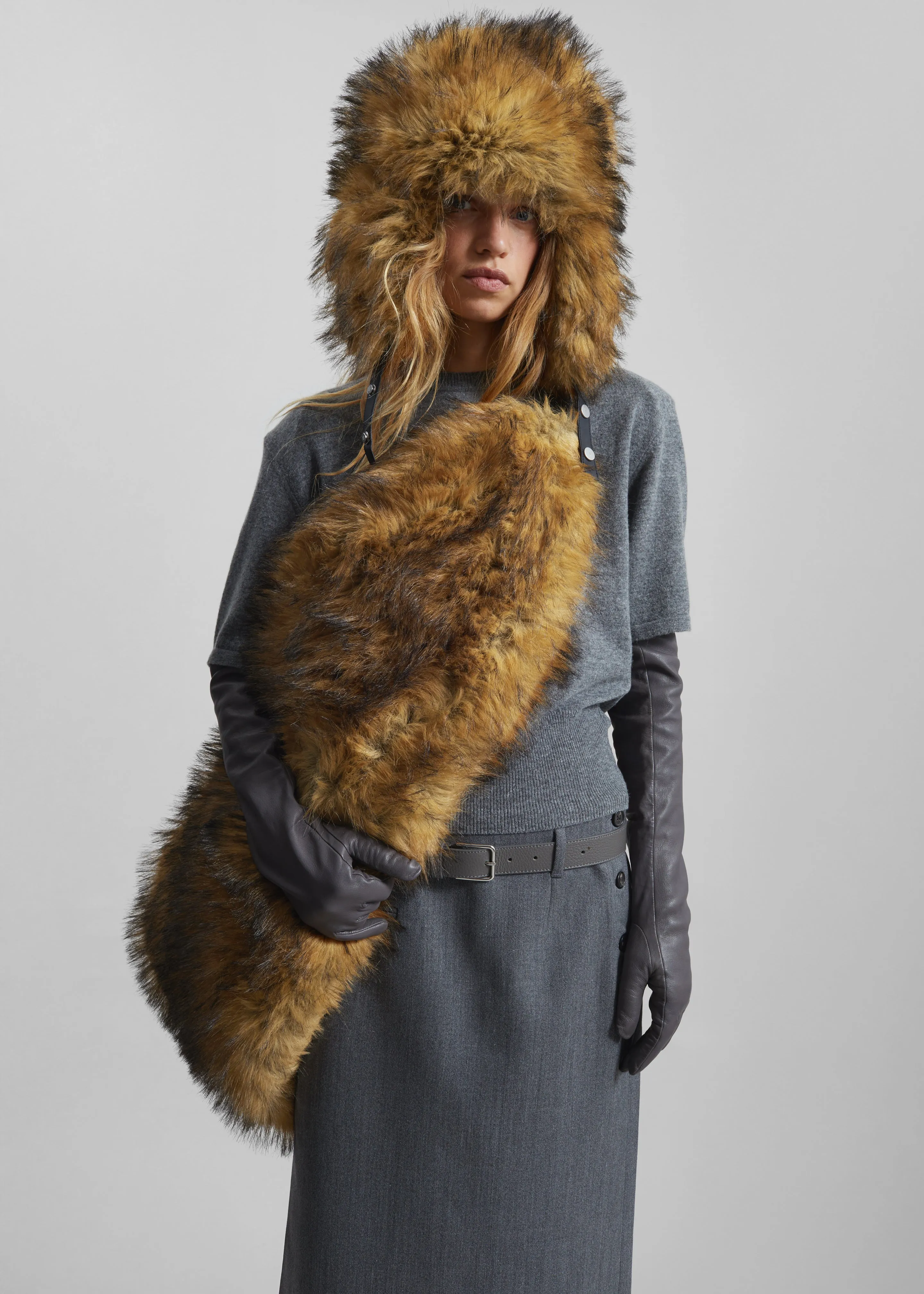 Pieces Uniques The Trapper Hat - Beige sold by Frankie Shop product image thumbnail 3