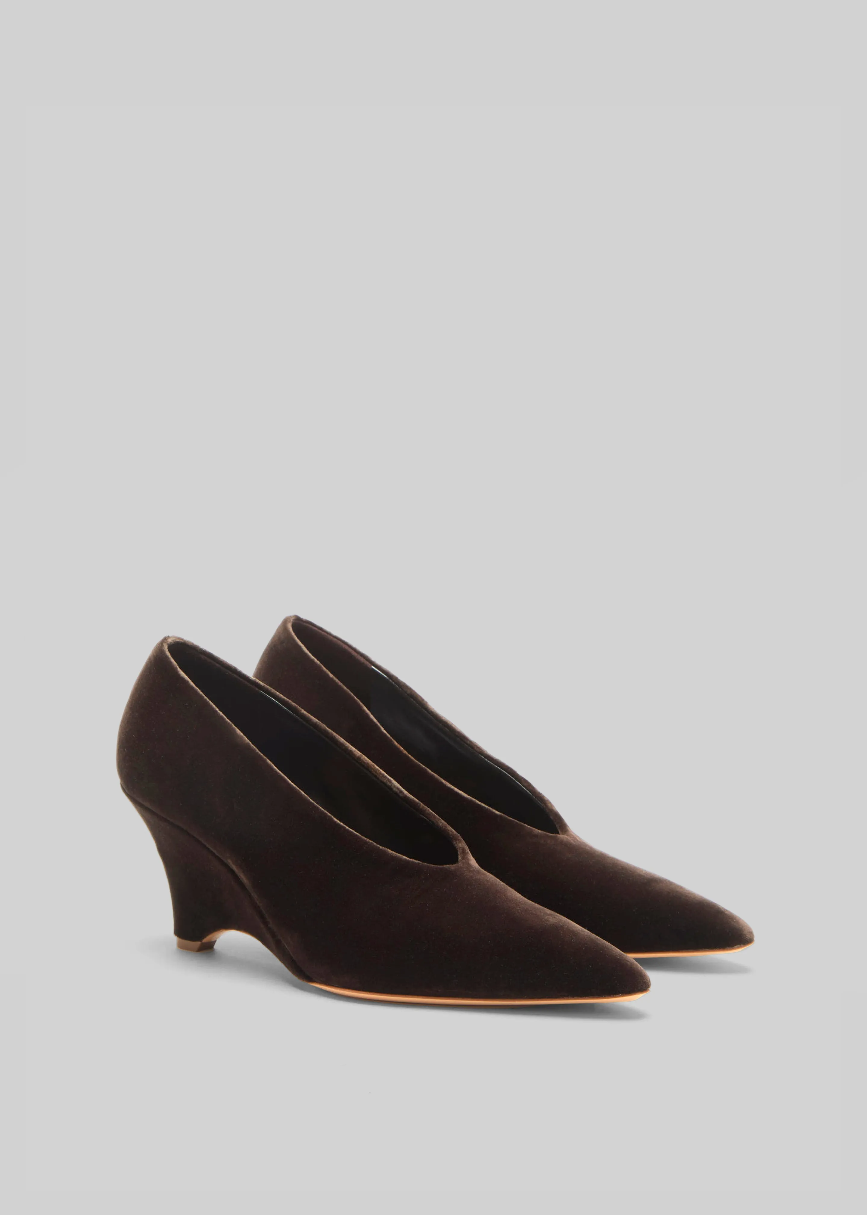 Le Monde Beryl Victoria Decolette Wedges - Visone sold by Frankie Shop