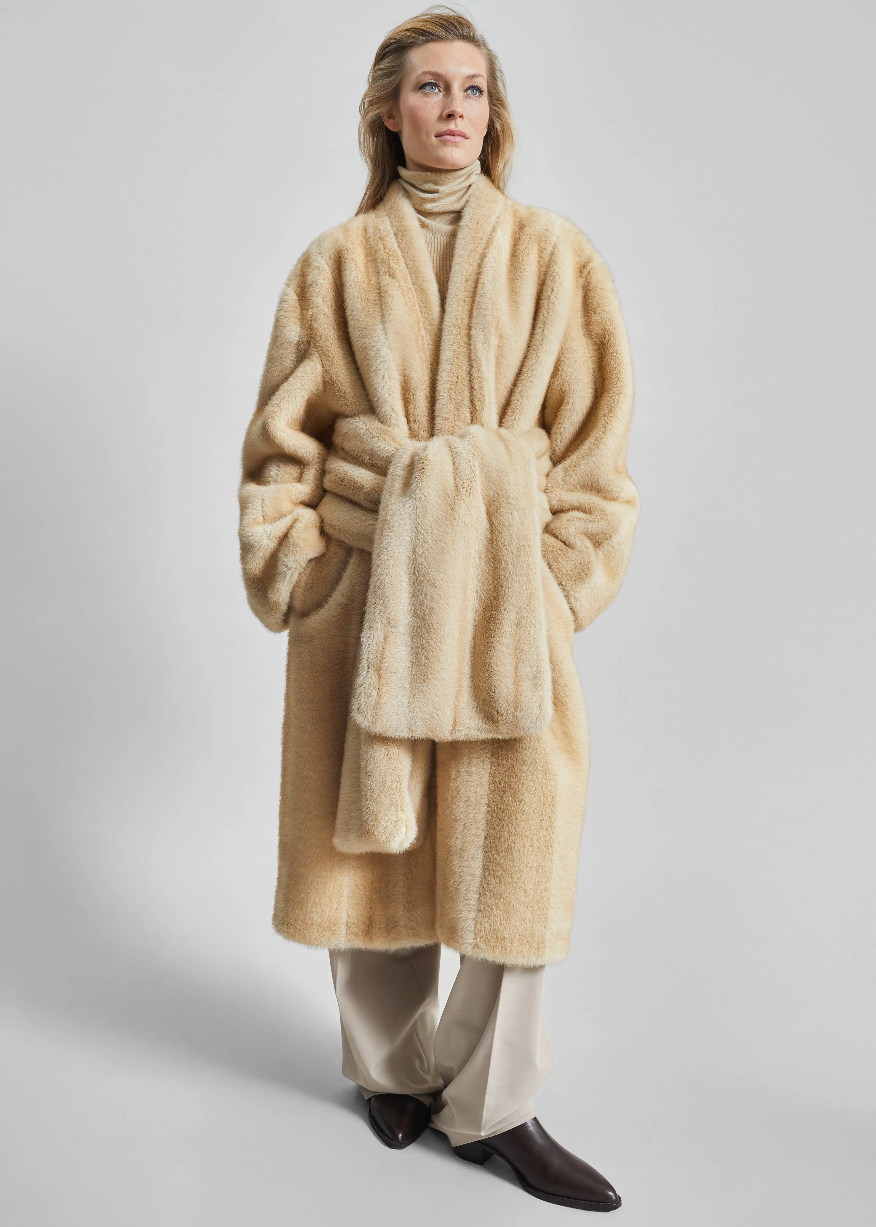 Ciasa Faux Fur Scarf - Beige sold by Frankie Shop product image thumbnail 3