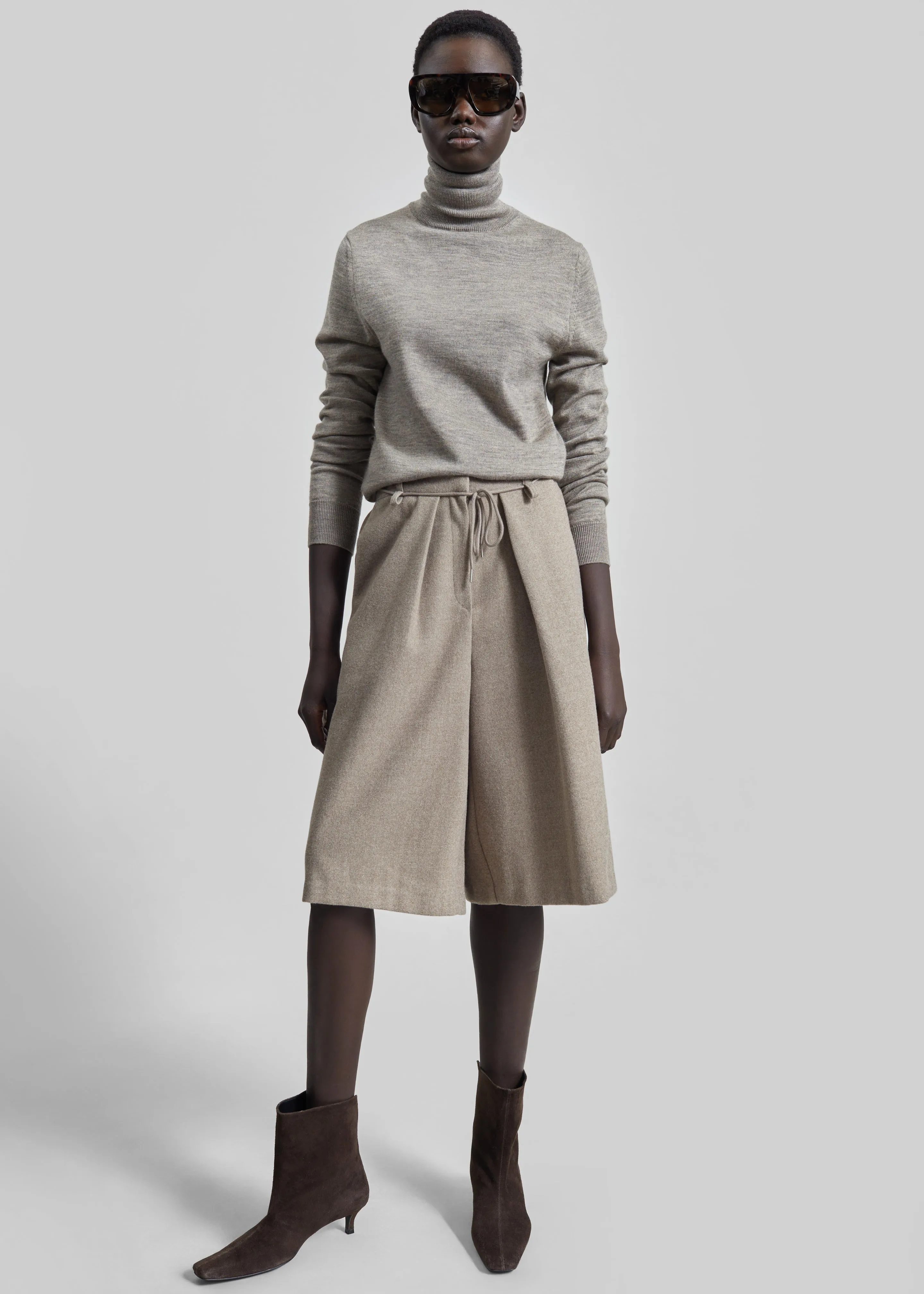 Hemavan Bermuda Shorts - Taupe sold by Frankie Shop