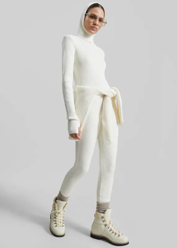Piuma Knit Stirrup Leggings - White made by Frankie Shop
