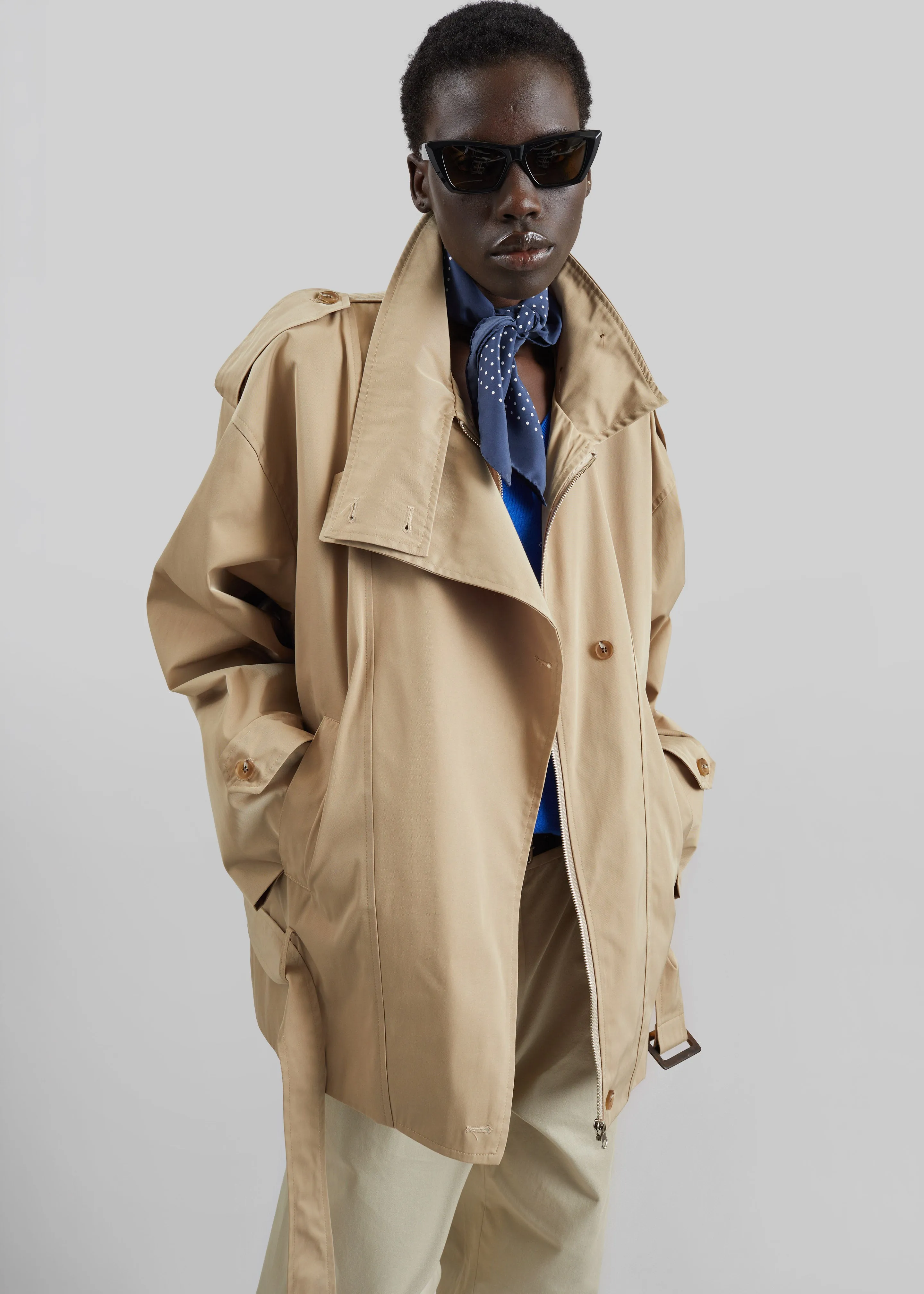 Virar Short Trench - Beige sold by Frankie Shop