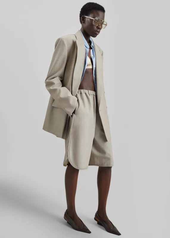 Nelis Suiting Bermuda Shorts - Beige Melange made by Frankie Shop