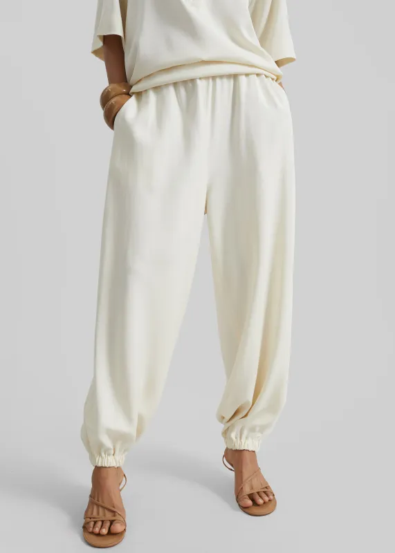 Isola Fluid Balloon Pants - Ivory made by Frankie Shop