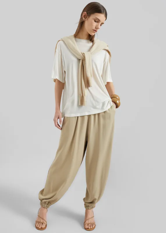 Isola Fluid Balloon Pants - Beige made by Frankie Shop