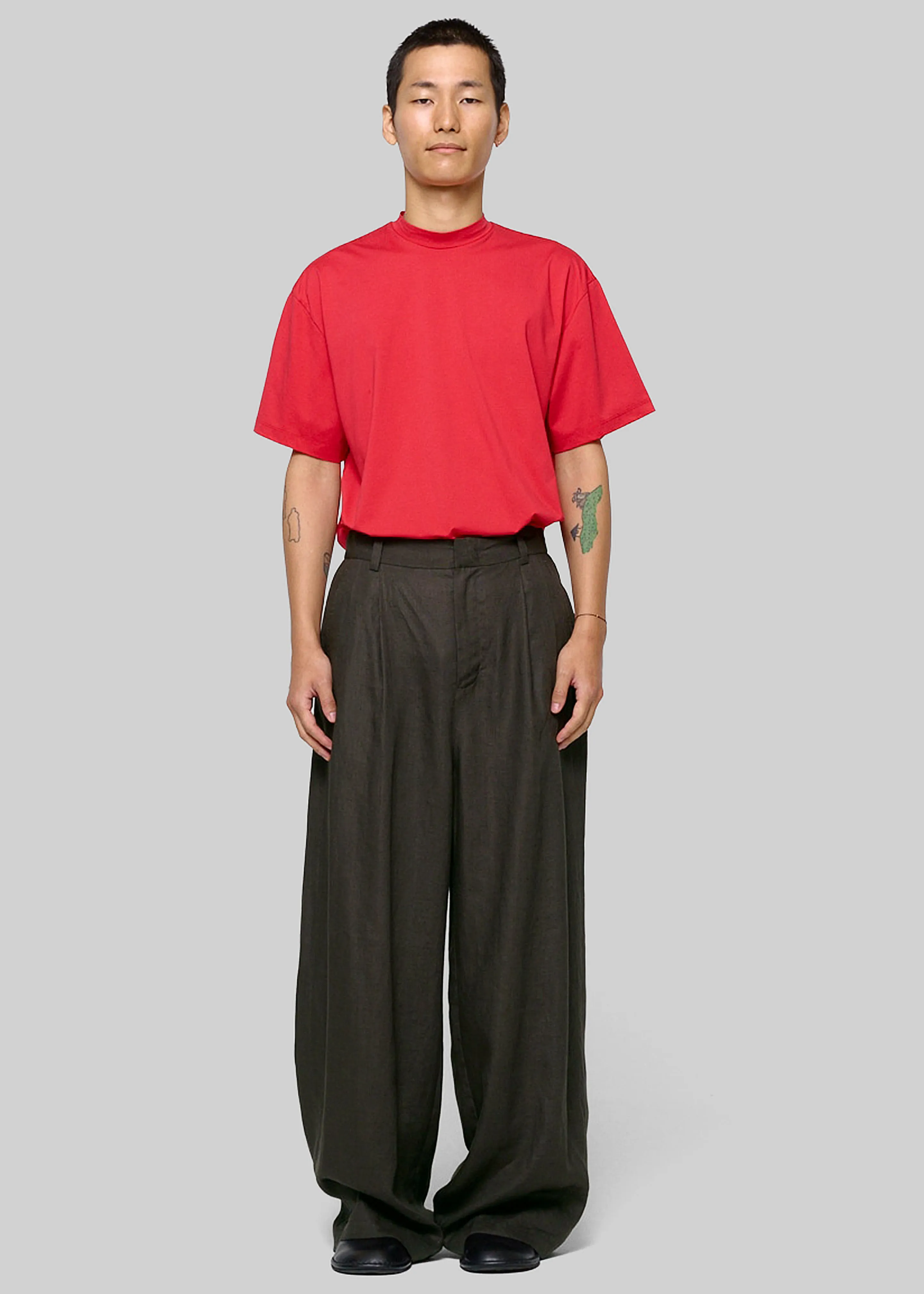 Amomento Linen Two Tuck Wide Pants - Khaki Grey sold by Frankie Shop product image thumbnail 3
