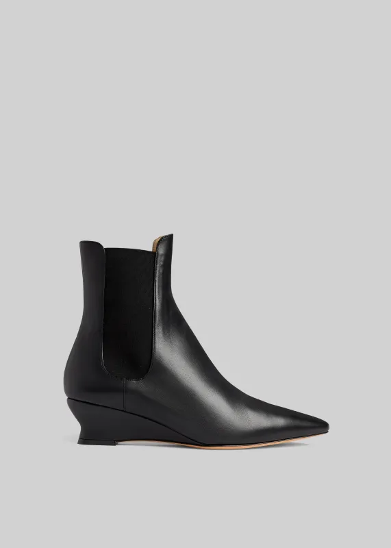 Le Monde Beryl Camille Chelsea Boots - Black made by Le Monde Beryl