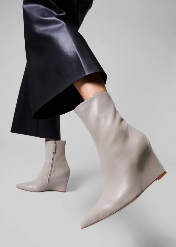 Bettina Vermillon Frankie Wedge Boots Nappa - Grey made by Frankie Shop