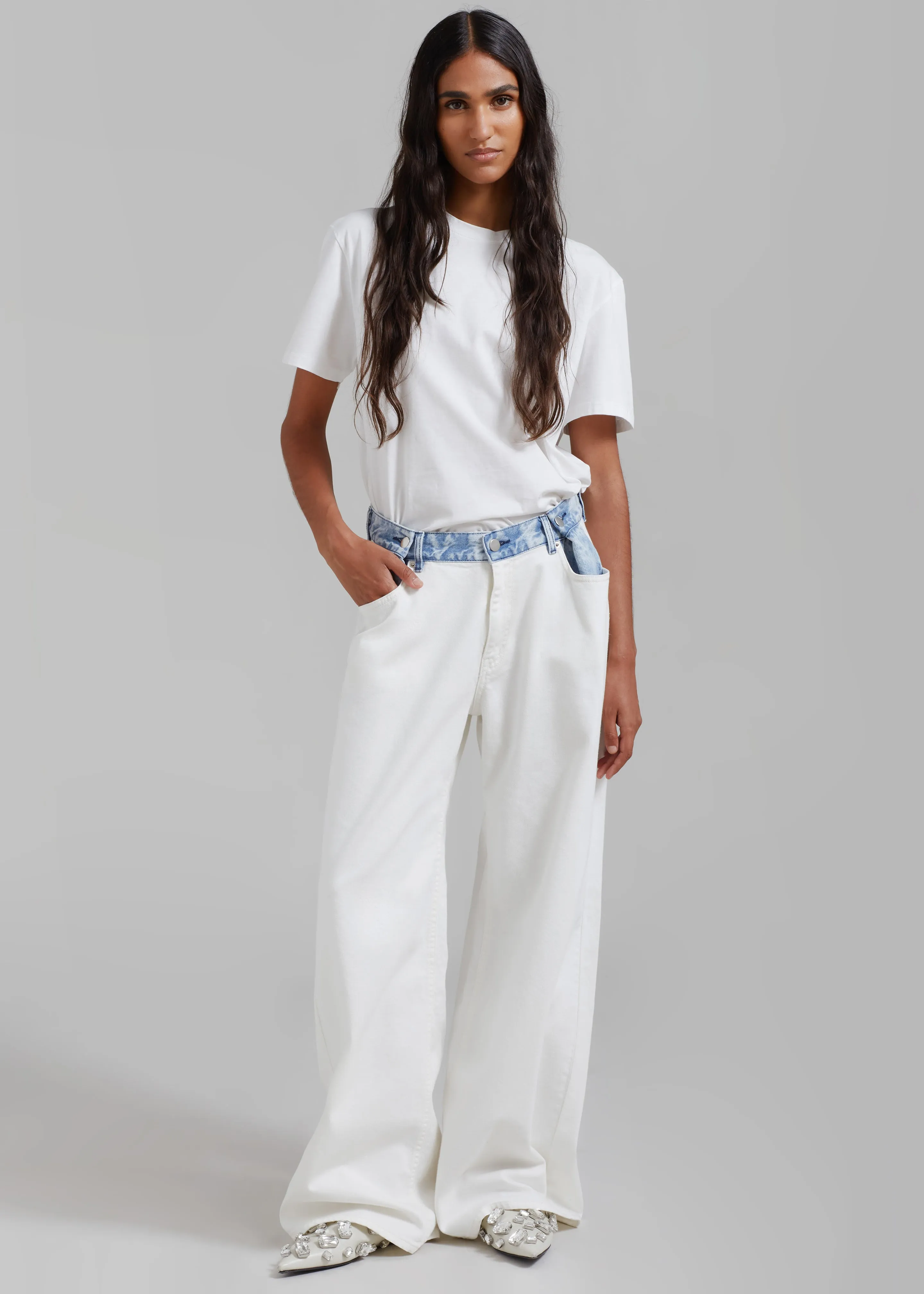 デニム・ジーパン OFF WHITE Women Straight Pants OWYA047F22DEN0014000 Blue img58976_src.webp