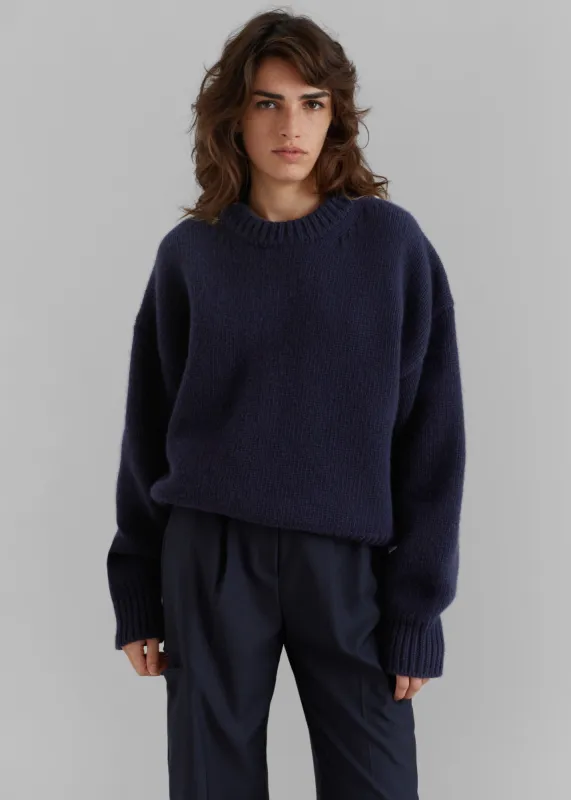 Natte Sweater - Navy made by Frankie Shop