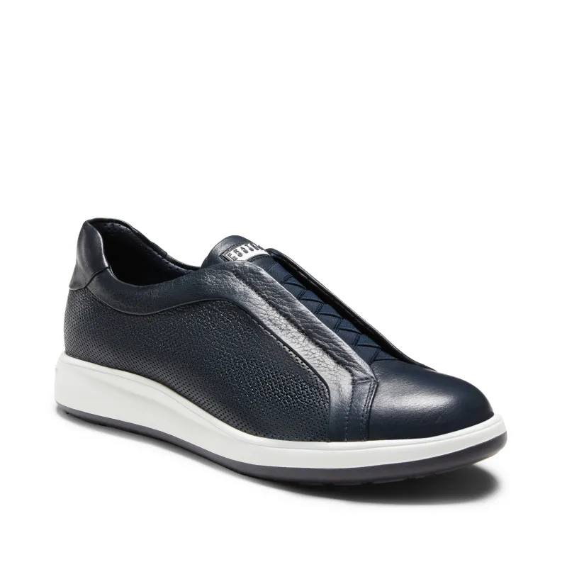 Sneaker in pelle sold by Fratelli Rossetti
