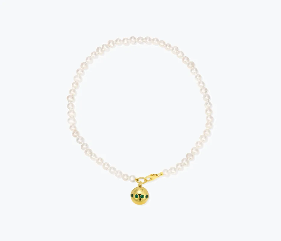 Whit Pearl Anklet sold by Freda Salvador