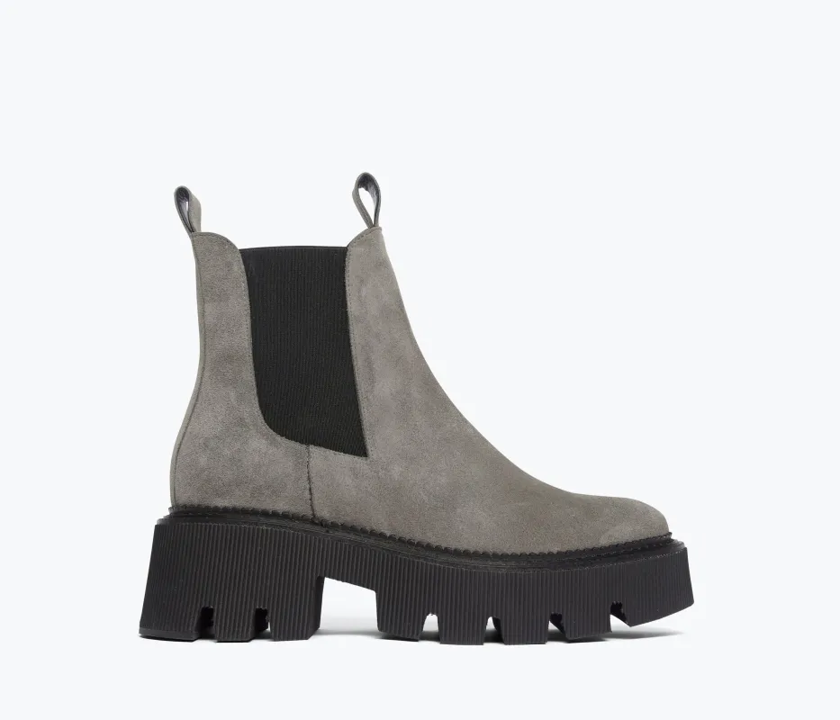 JORDAN RAIN RESISTANT CHELSEA BOOT sold by Freda Salvador