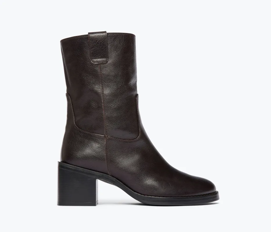 NAN BOOT made by Freda Salvador