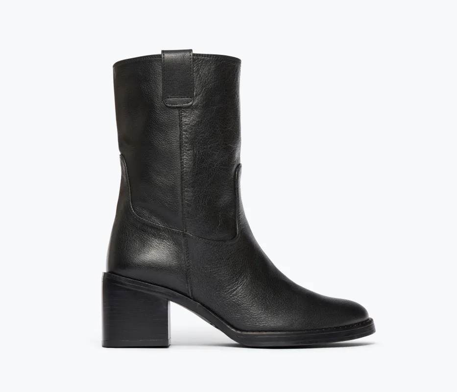 NAN BOOT made by Freda Salvador