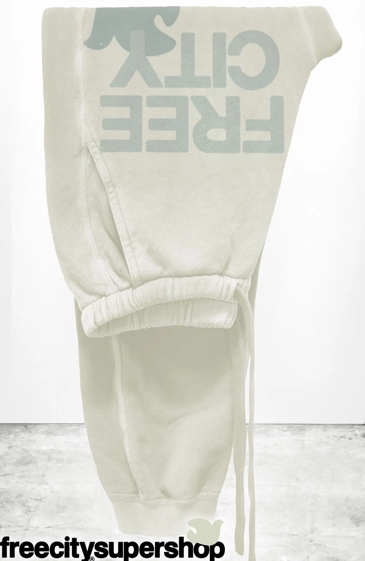 SUPERFLUFF POCKET LUX sweatpant - moonlight sold by freecity