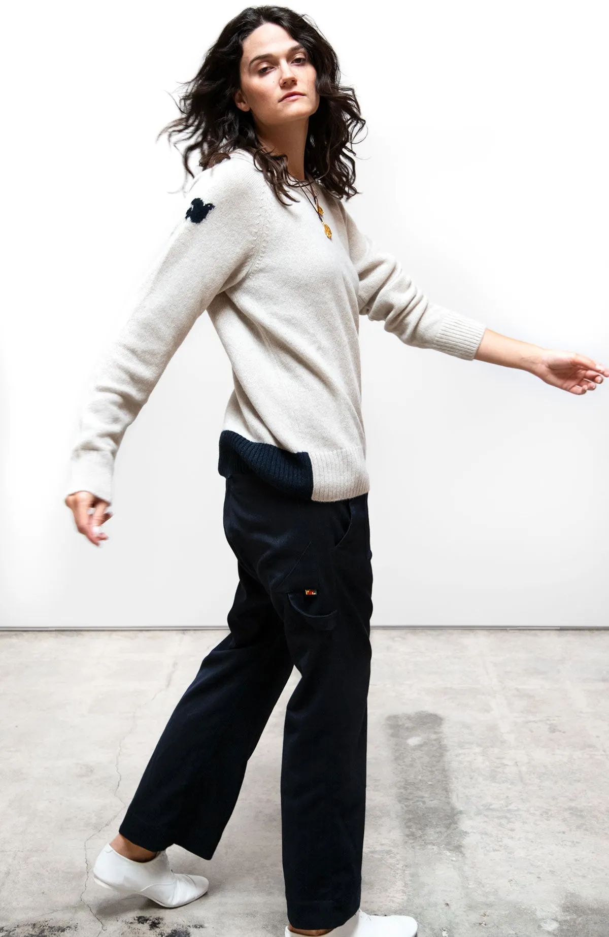 BACKSTRIKE DOVE CASHMERE SUPERLUX crew - supernatural/deeplynavy sold by freecity product image thumbnail 2
