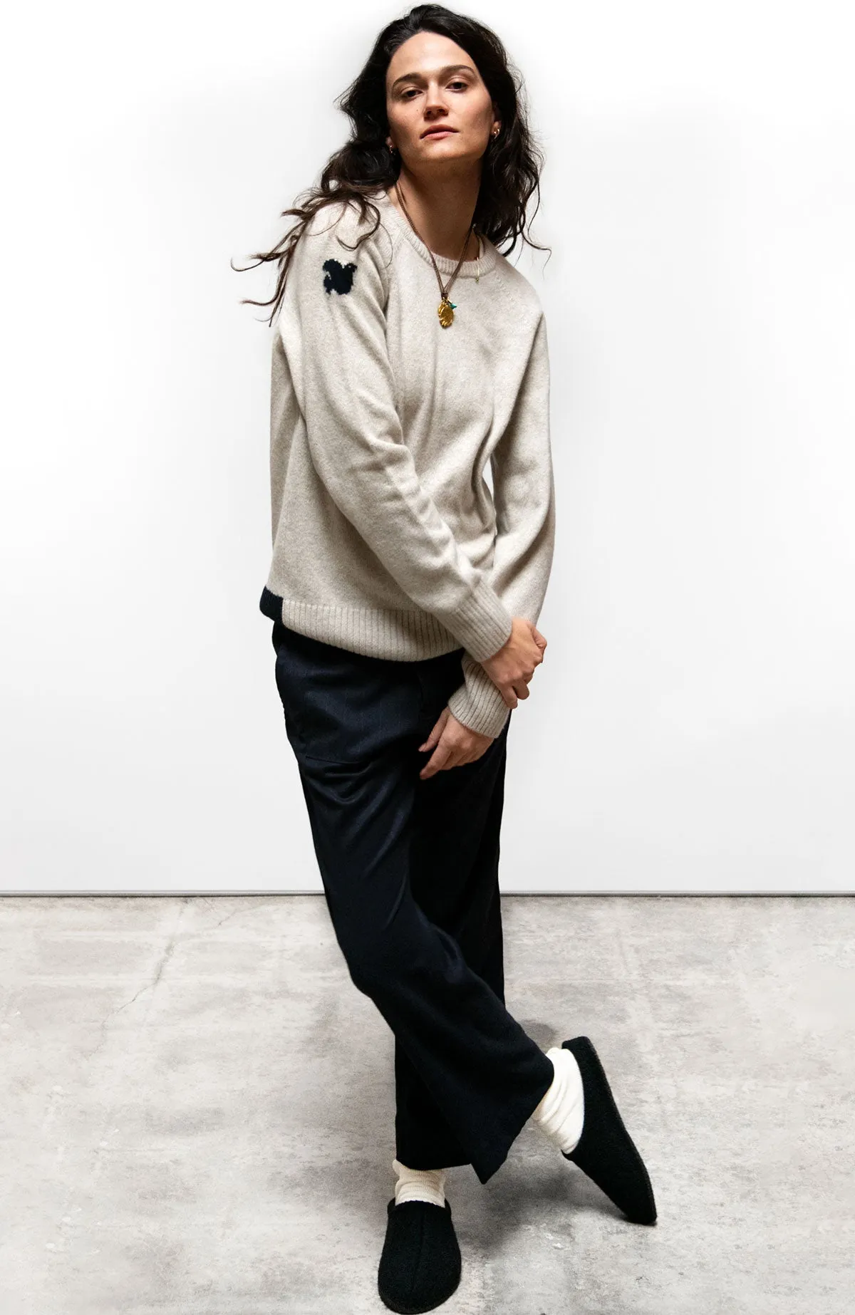 BACKSTRIKE DOVE CASHMERE SUPERLUX crew - supernatural/deeplynavy sold by freecity product image thumbnail 3