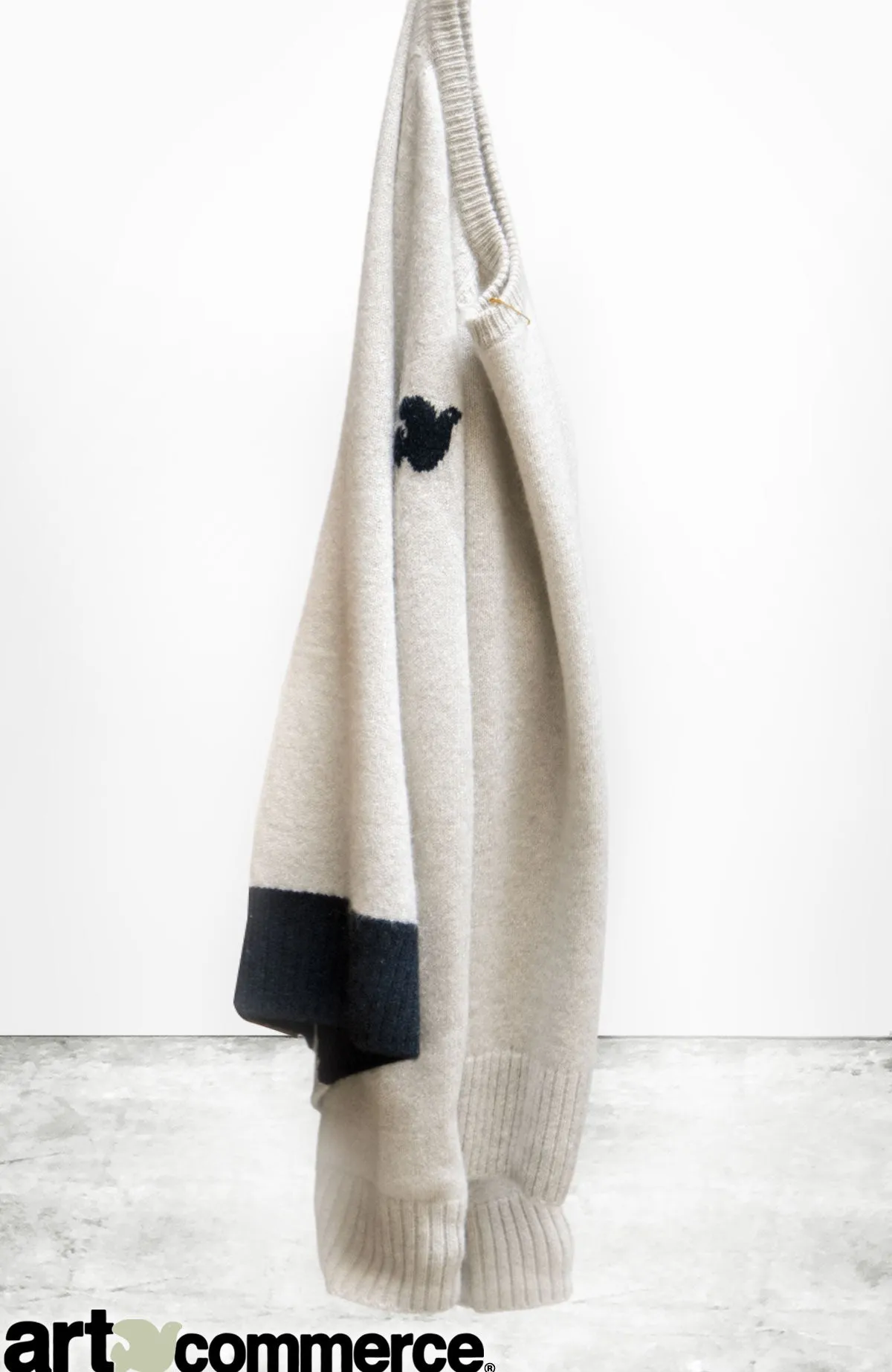 BACKSTRIKE DOVE CASHMERE SUPERLUX crew - supernatural/deeplynavy sold by freecity