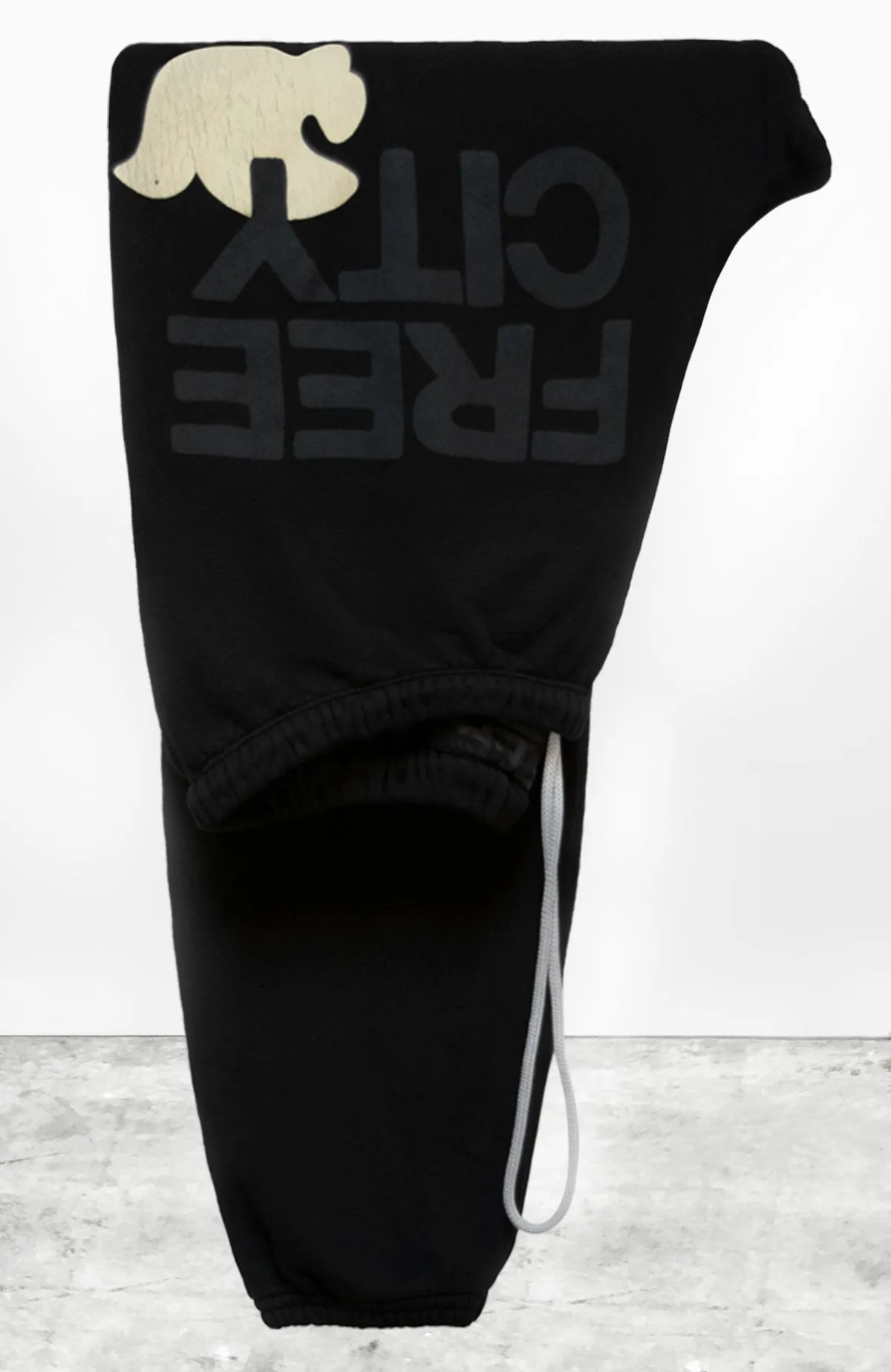 FREECITY sweatpant - blackspace sold by freecity product image thumbnail 2