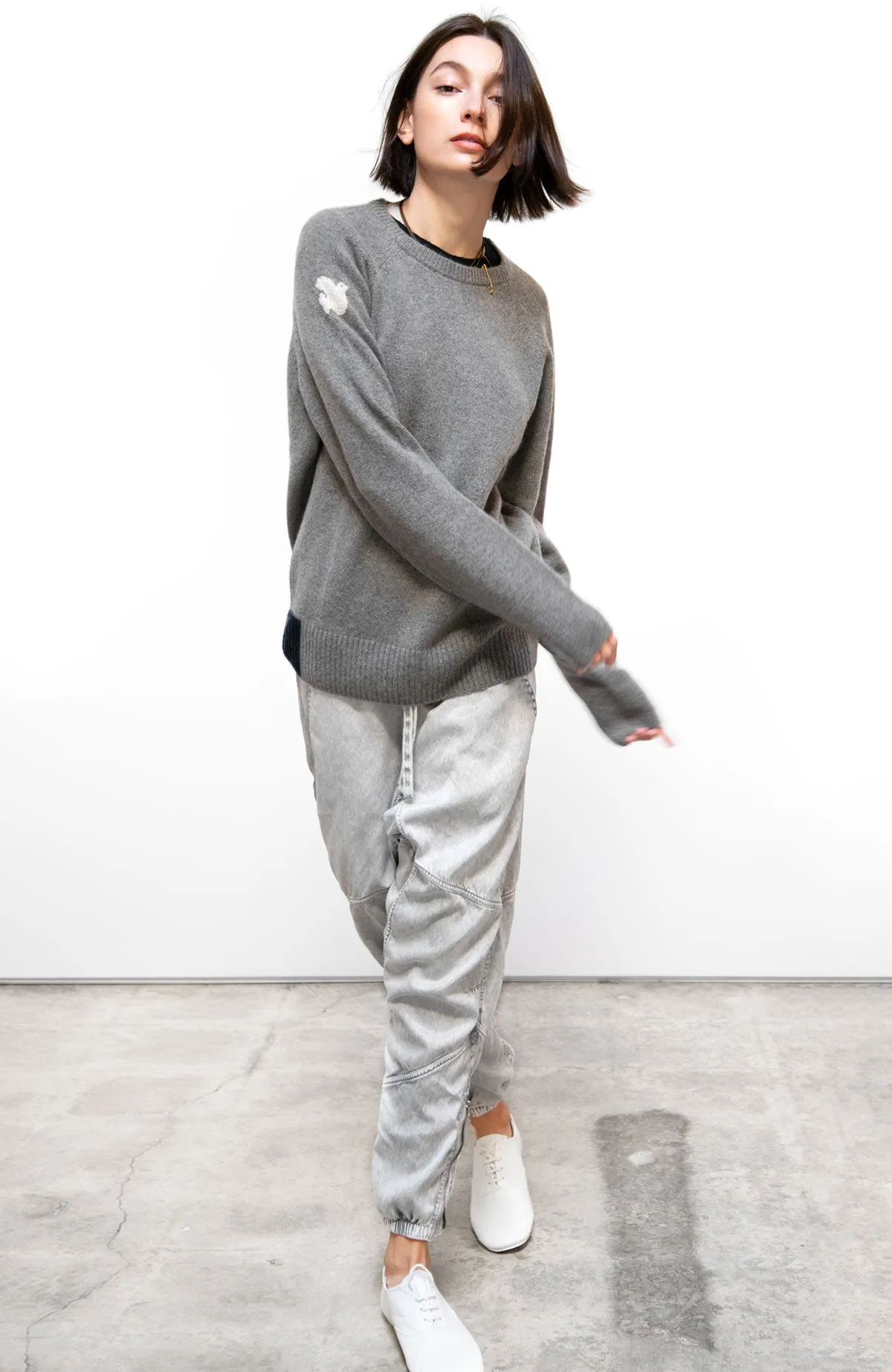 BACKSTRIKE DOVE SUPERLUX CASHMERE crew - dovegray/deeplynavy sold by freecity product image thumbnail 2