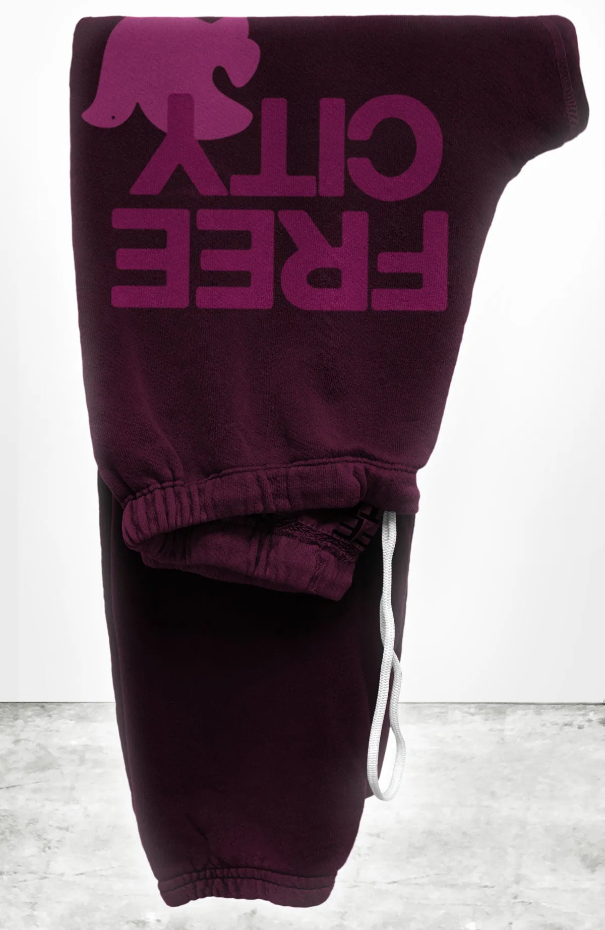 FREECITY sweatpant - eggsplants love sold by freecity