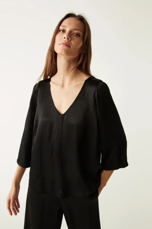 Cobie 3/4 Sleeve Blouse sold by French Cuff