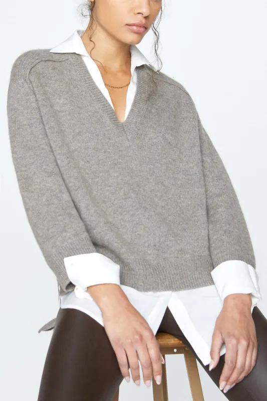 V-neck Layered Pullver sold by French Cuff