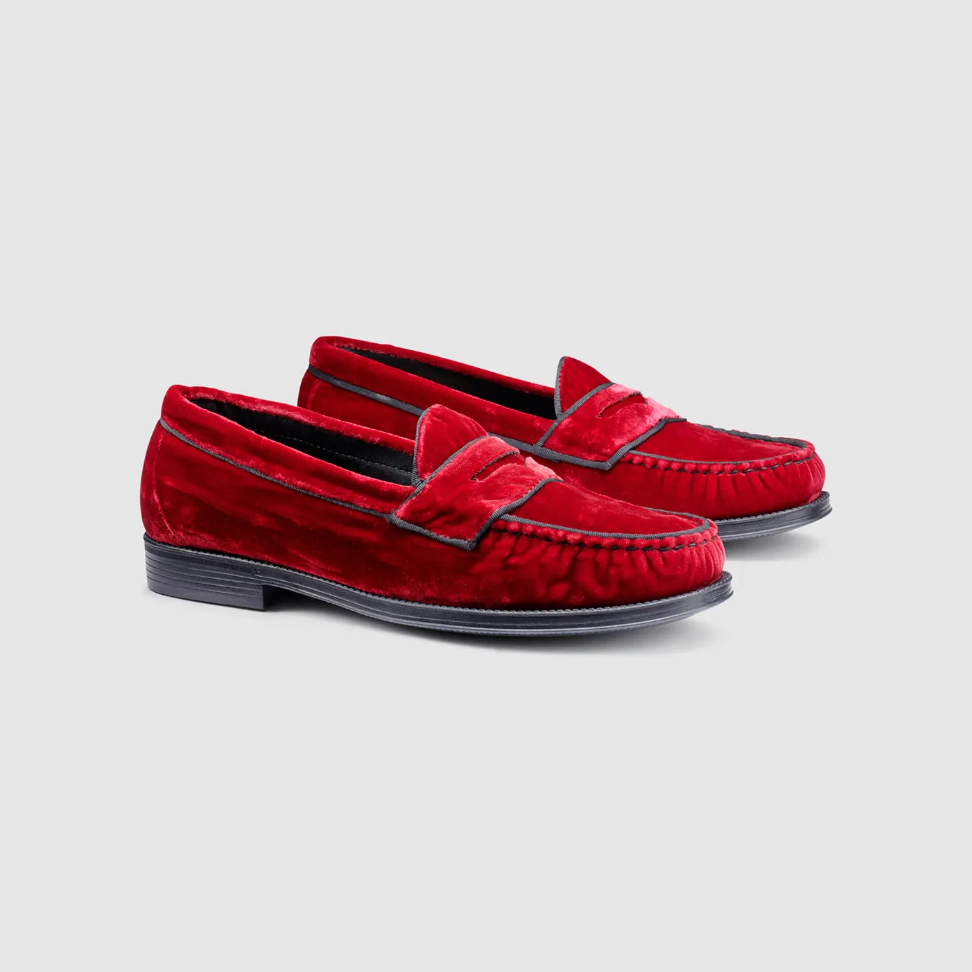 MENS LOGAN PIPING EASY WEEJUNS LOAFER sold by G.H. Bass & Co.